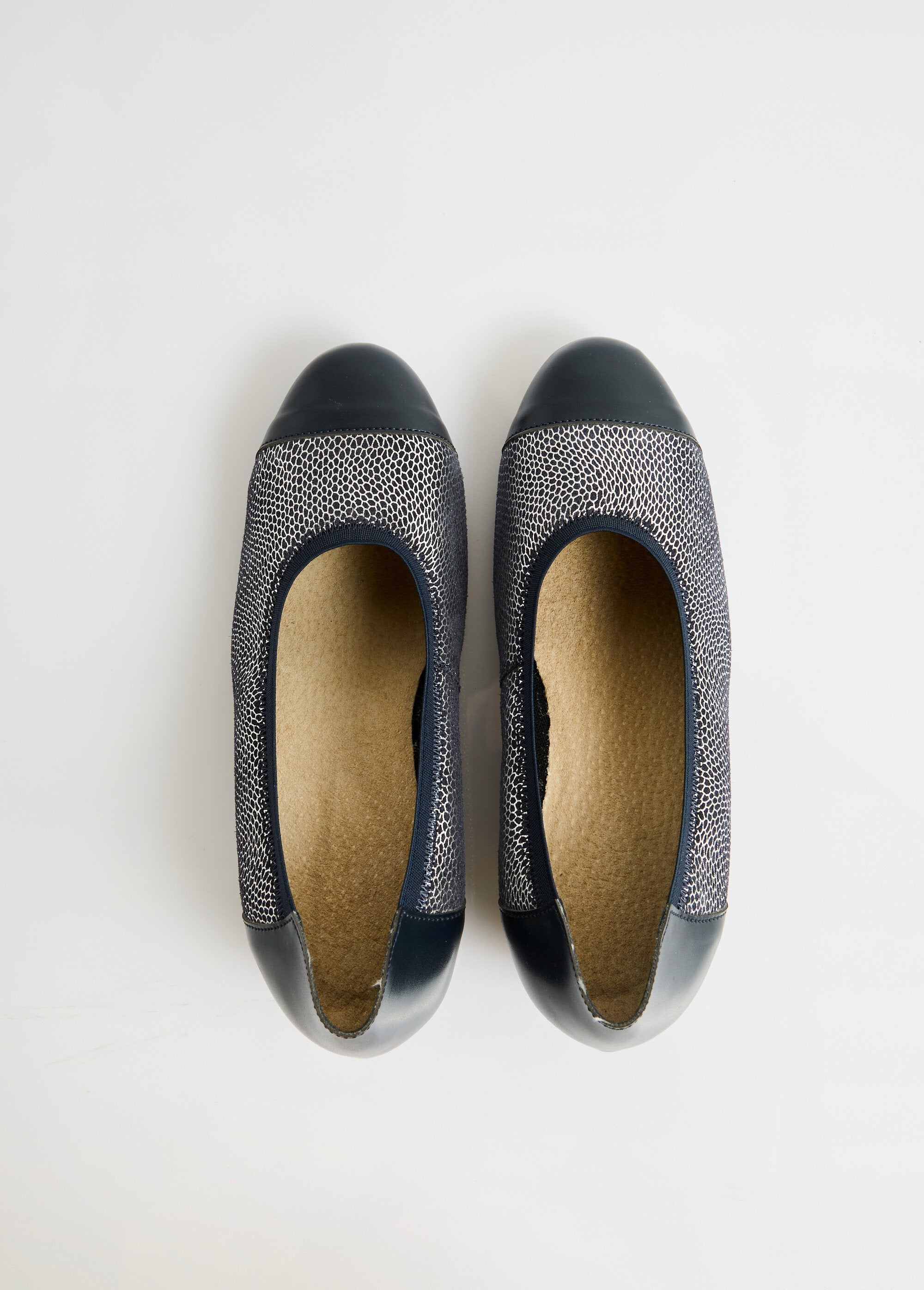 Bailarinas_de_cuña_de_cuero_bimateria_Marina_OV1_slim