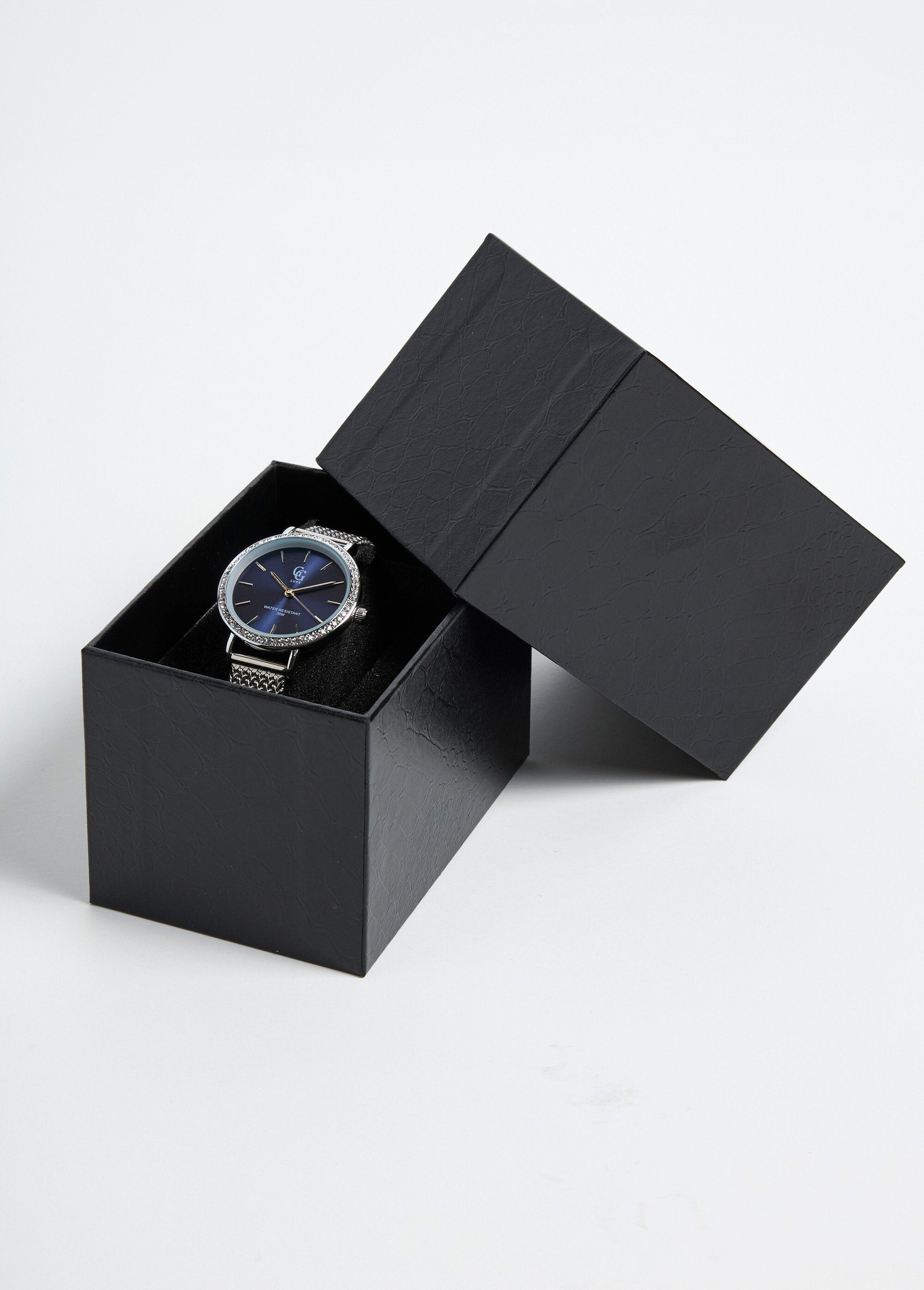 Reloj_redondo_de_acero_inoxidable_con_pedrería._Plata_DE4_slim