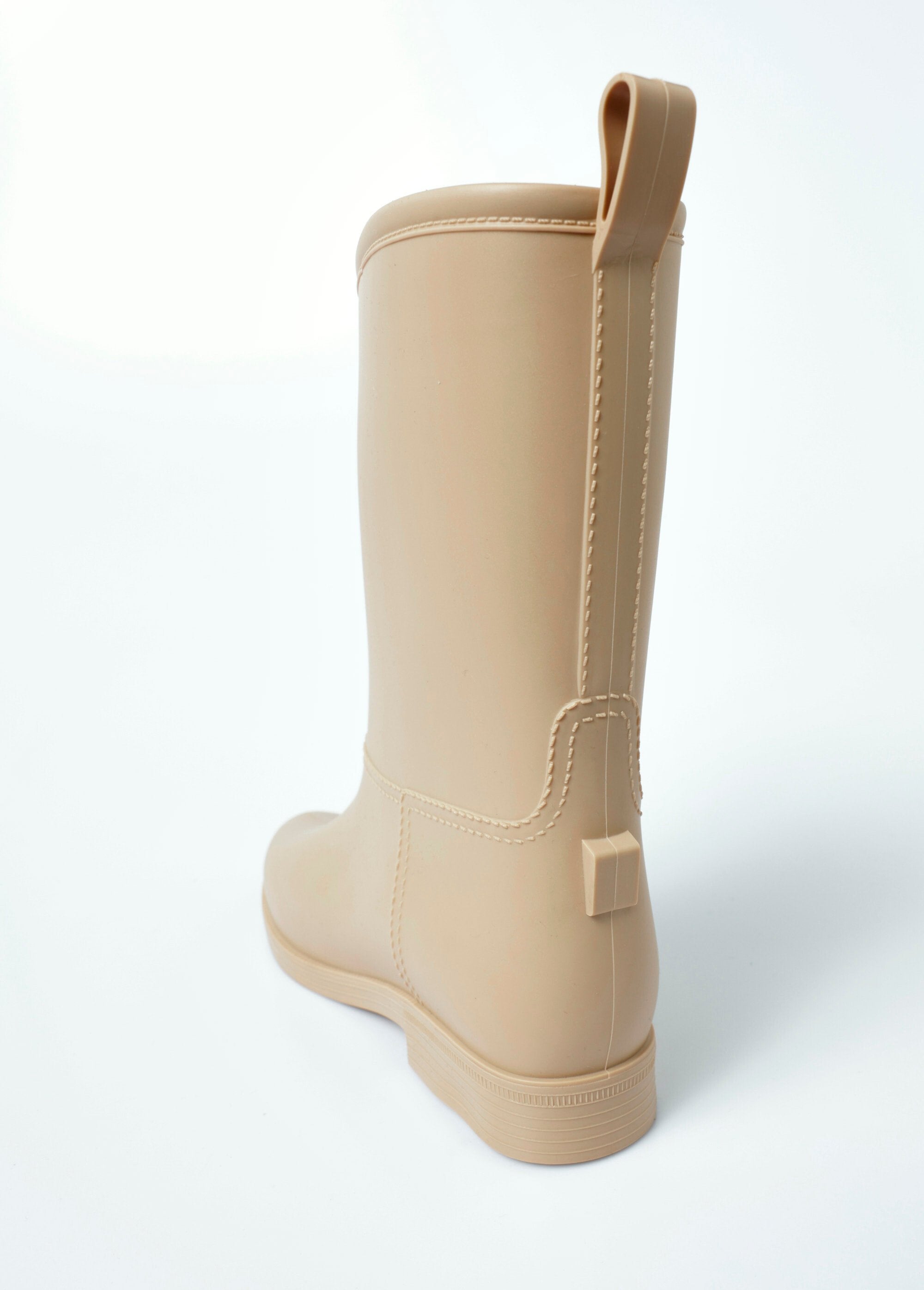 Botas_de_lluvia_con_costuras_visibles_Beige_DO1_slim