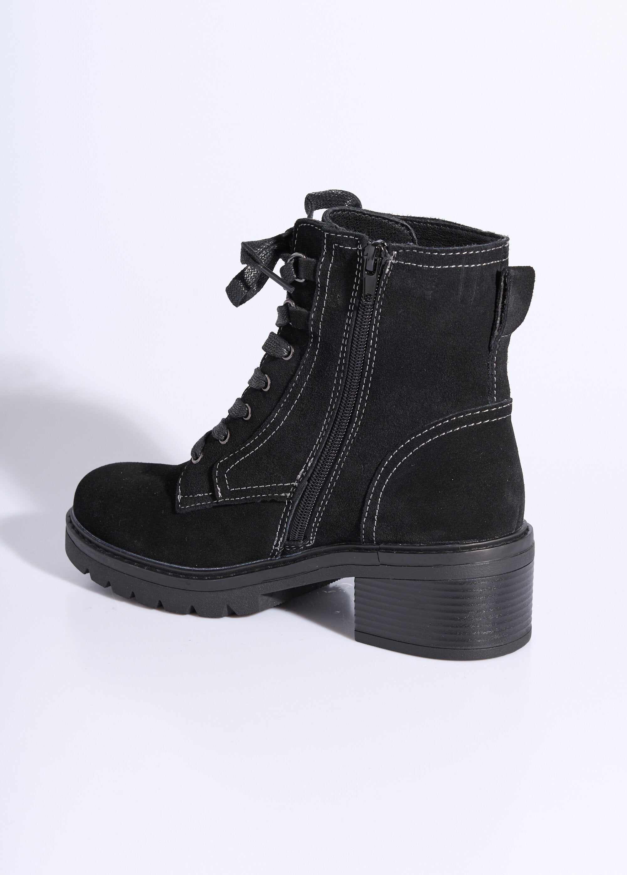 Botines_de_piel_con_muescas_y_tacón_ancho_Negro_DO1_slim
