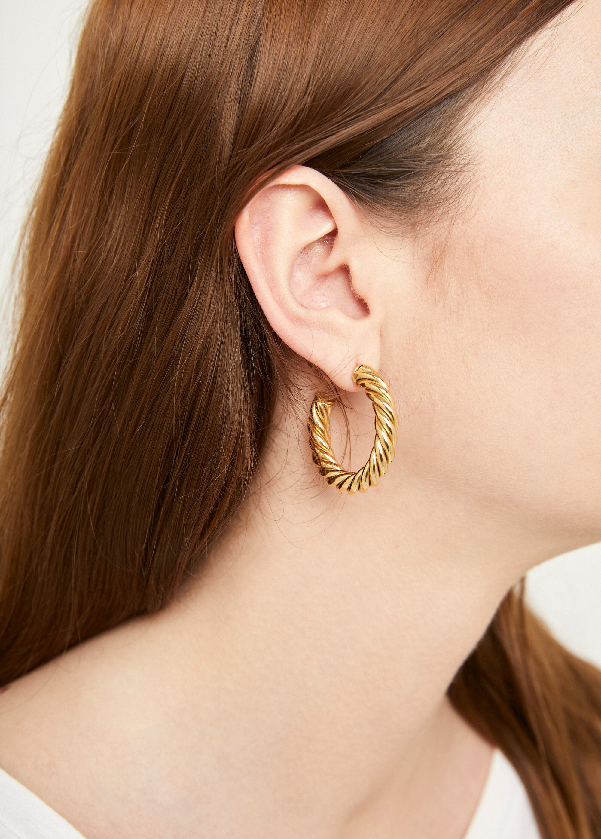 Pendientes_de_aro_retorcidos_de_acero_Dorado_FA1_slim