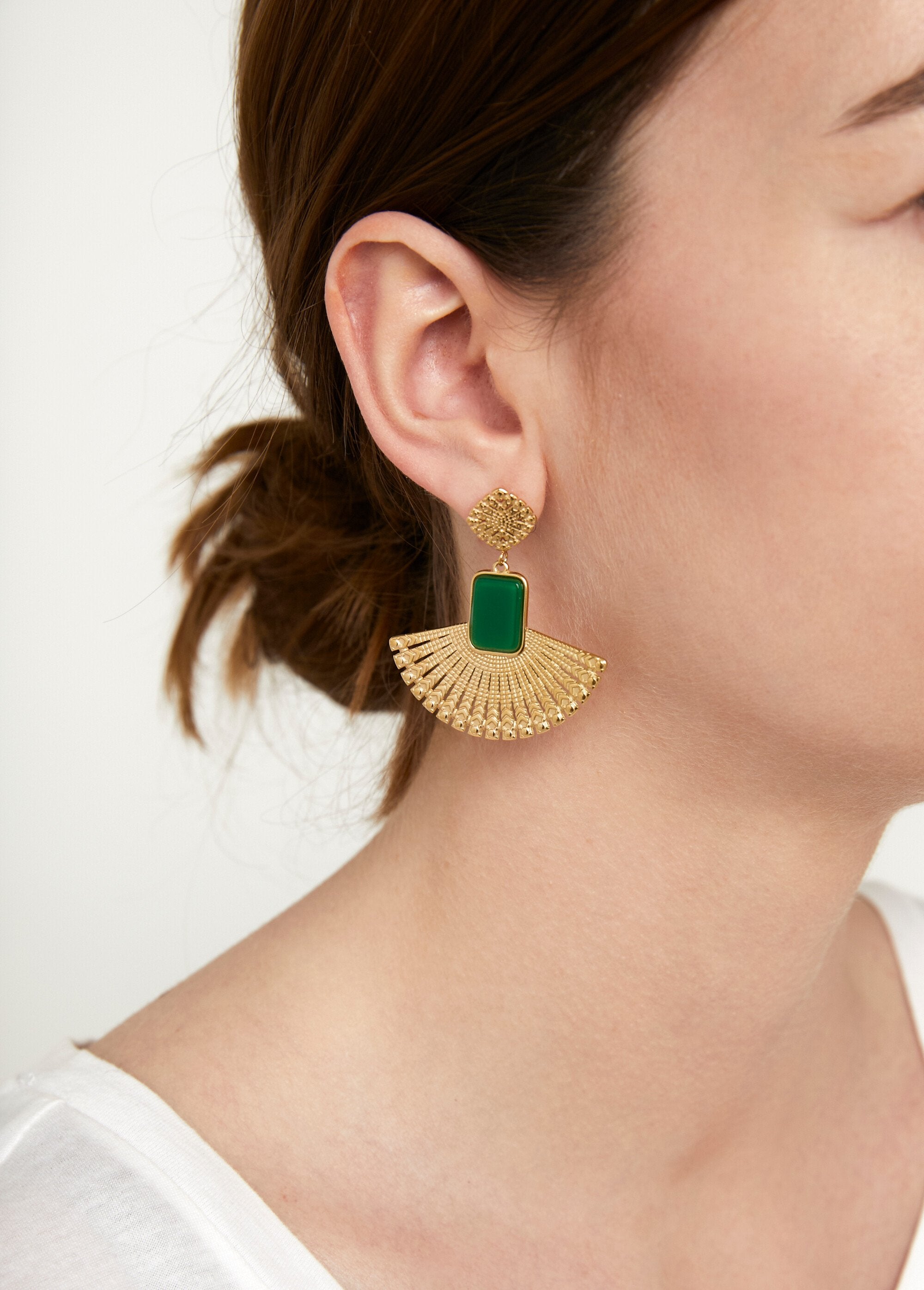 Pendientes_de_acero_en_forma_de_abanico_Oro_y_verde_FA1_slim