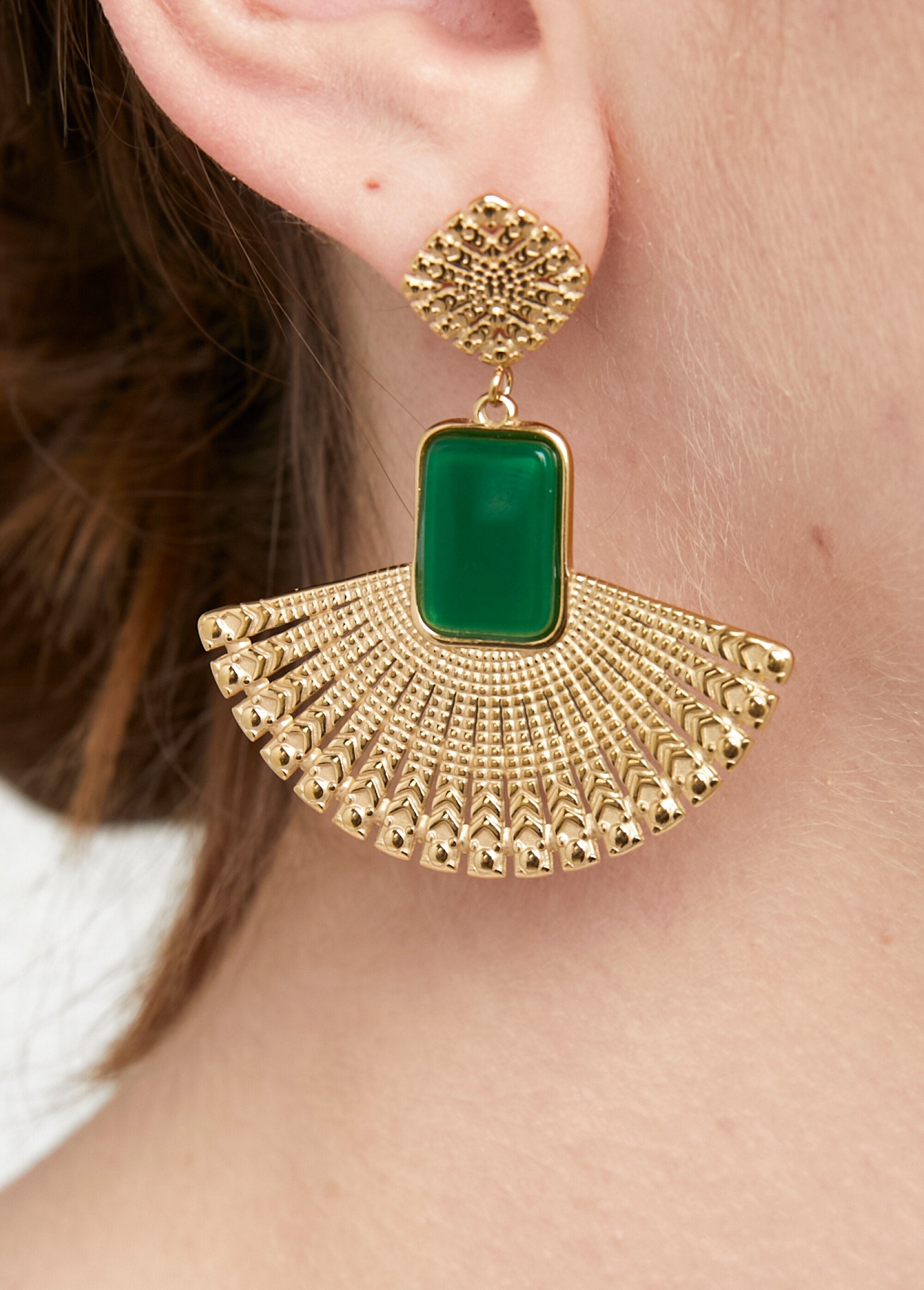 Pendientes_de_acero_en_forma_de_abanico_Oro_y_verde_FA2_slim