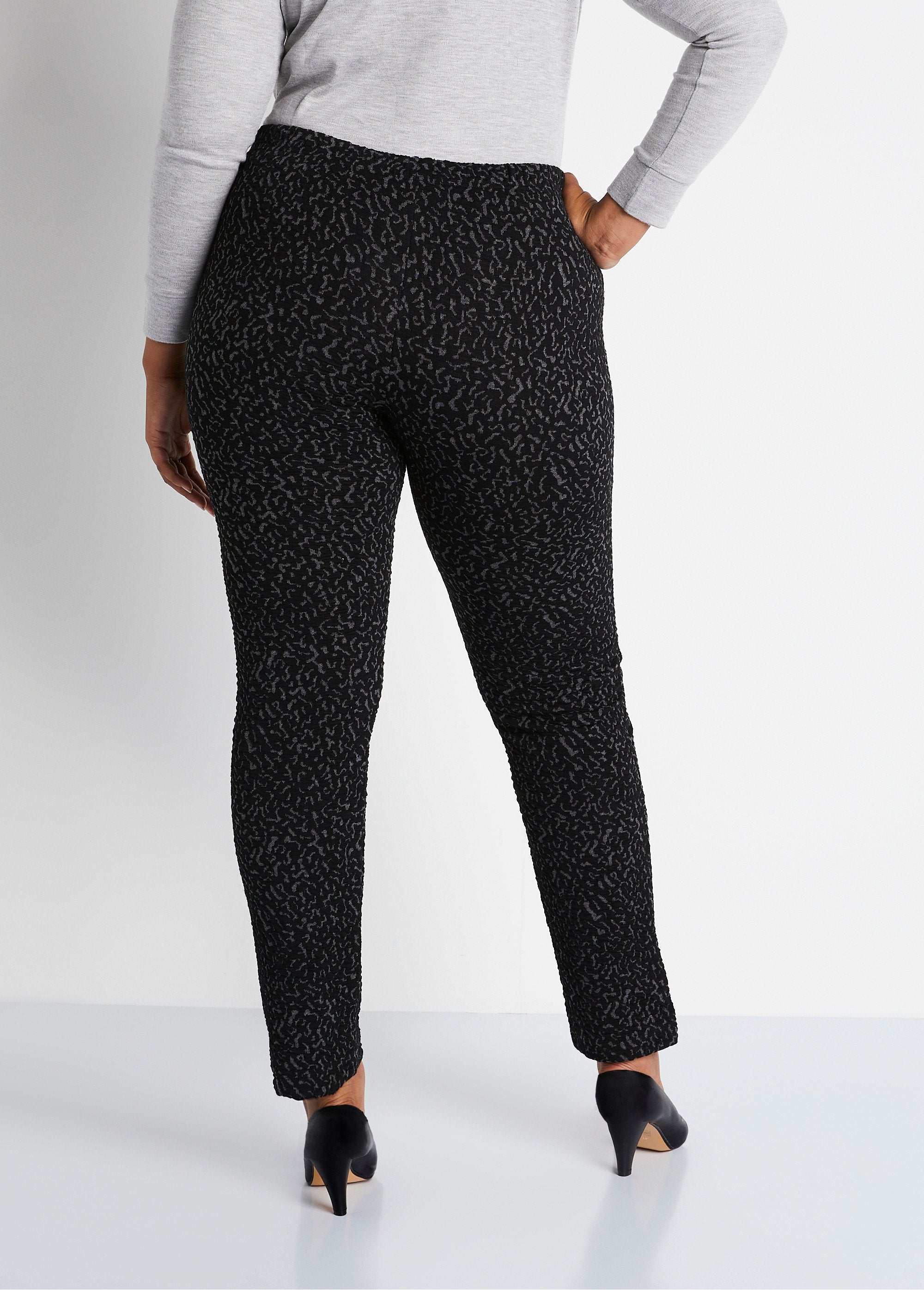 Leggings_elásticos_lisos_o_bicolores_con_cintura_elástica_gris_y_negro_DO1_curvy
