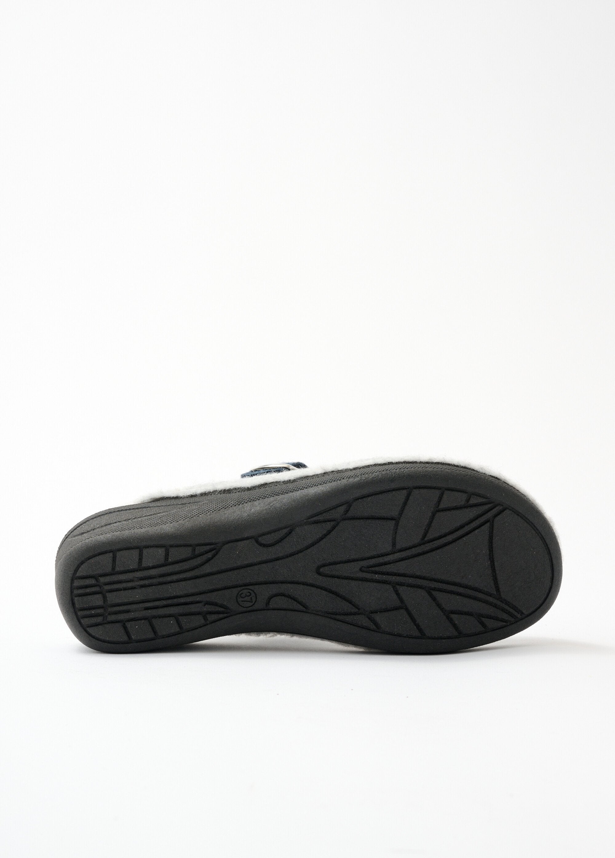 Pantuflas_tipo_mule_bordadas_de_ancho_cómodo_Gris_y_azul_marino_UN1_slim