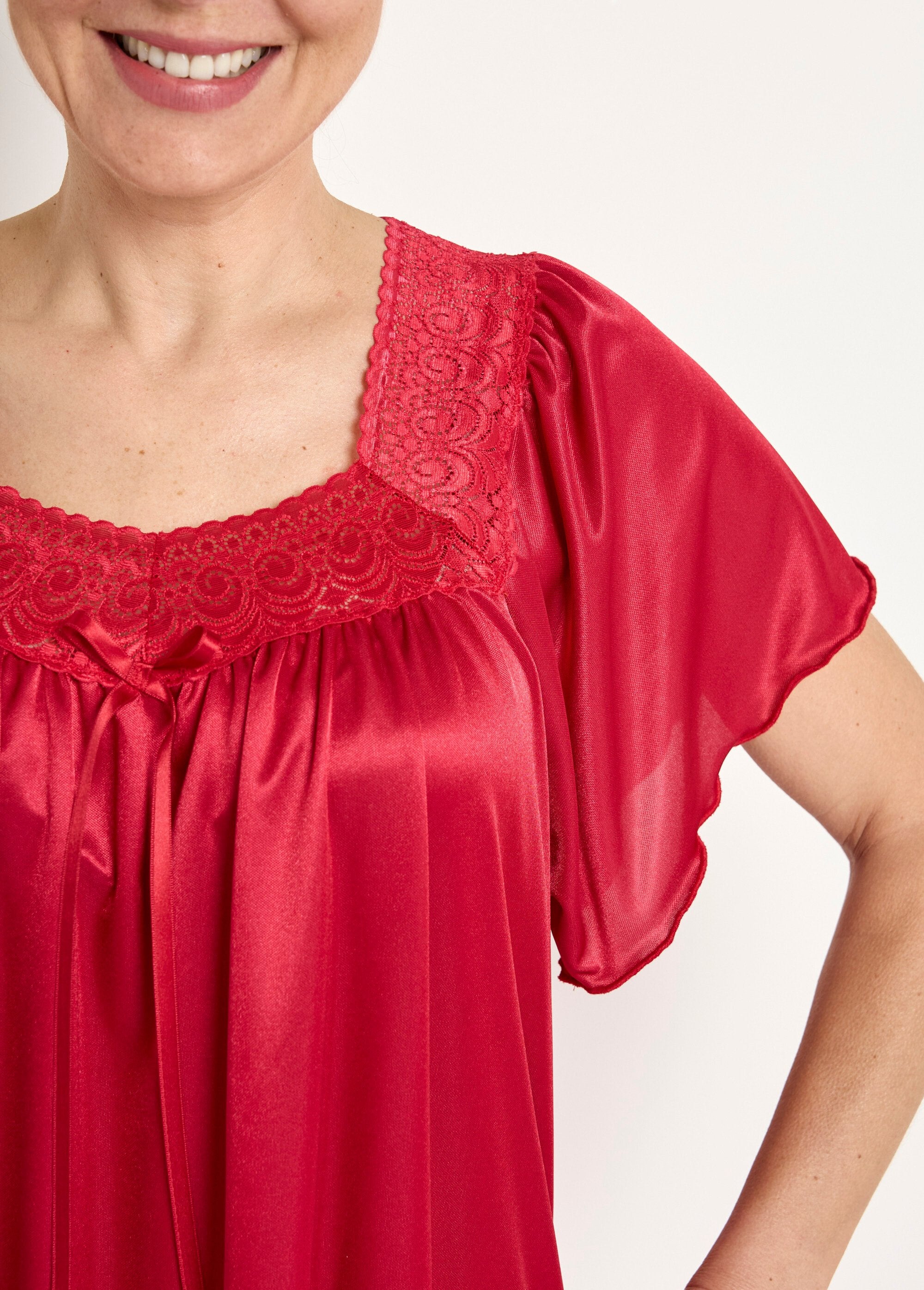 Camisón_largo_de_raso_de_encaje_antiestático_Rubí_DE1_slim