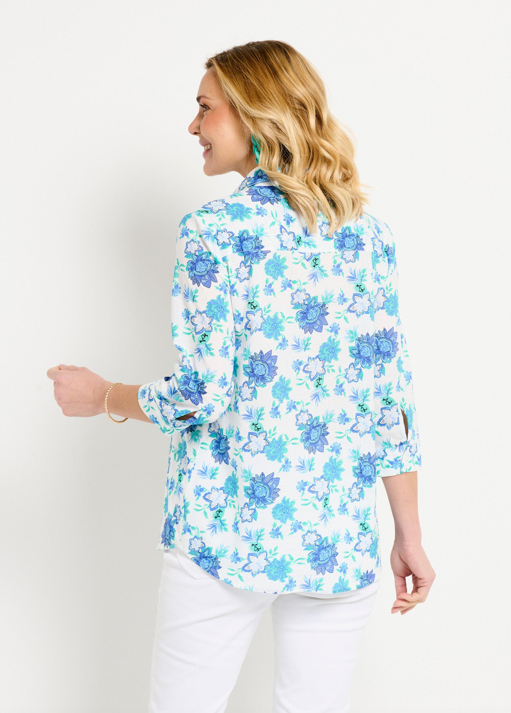 Blusa_larga_de_algodón_con_botones_y_estampado_floral_Plano_DO1_slim