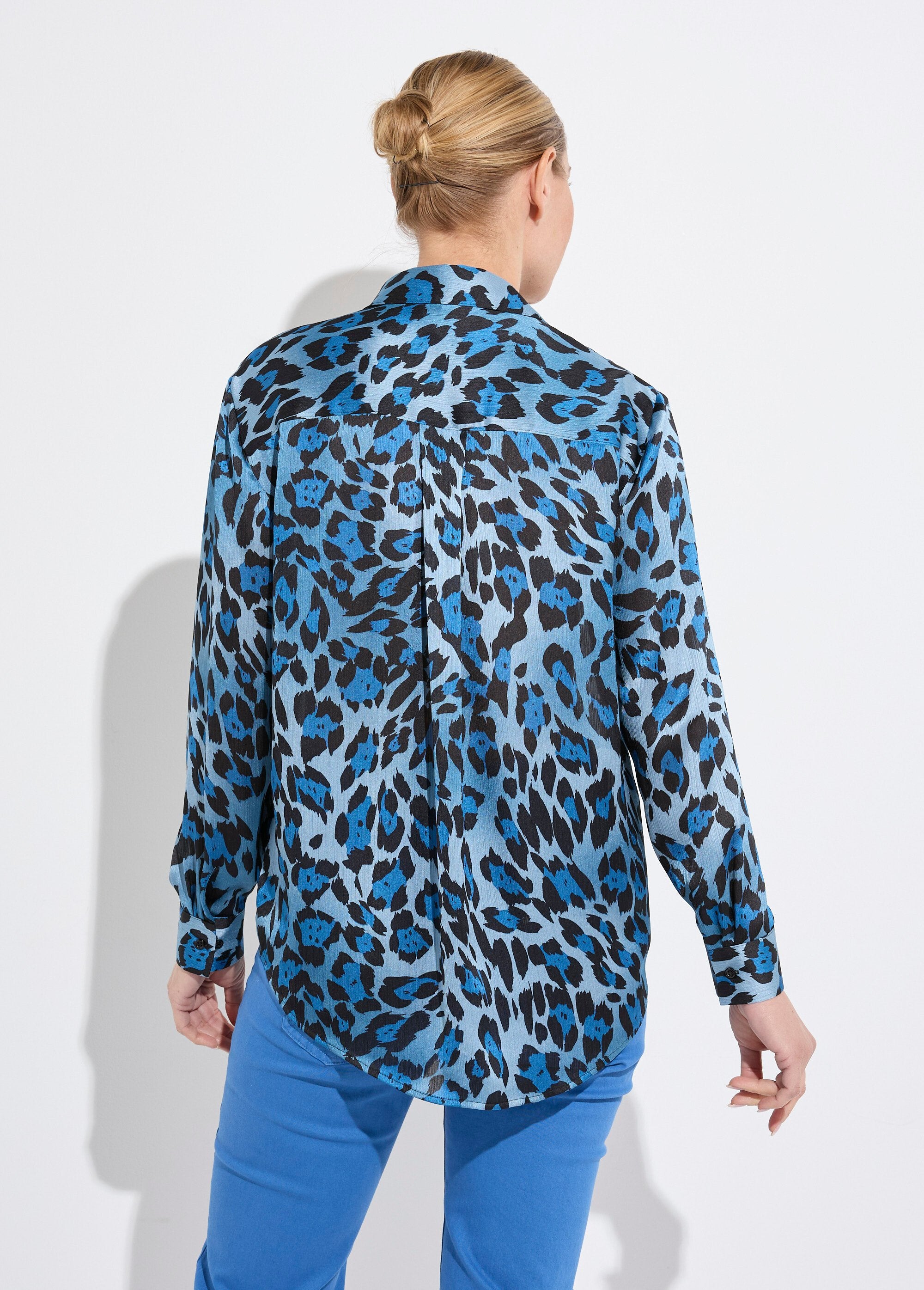 Blusa_de_satén_de_manga_larga_con_botones_Plano_DO1_slim