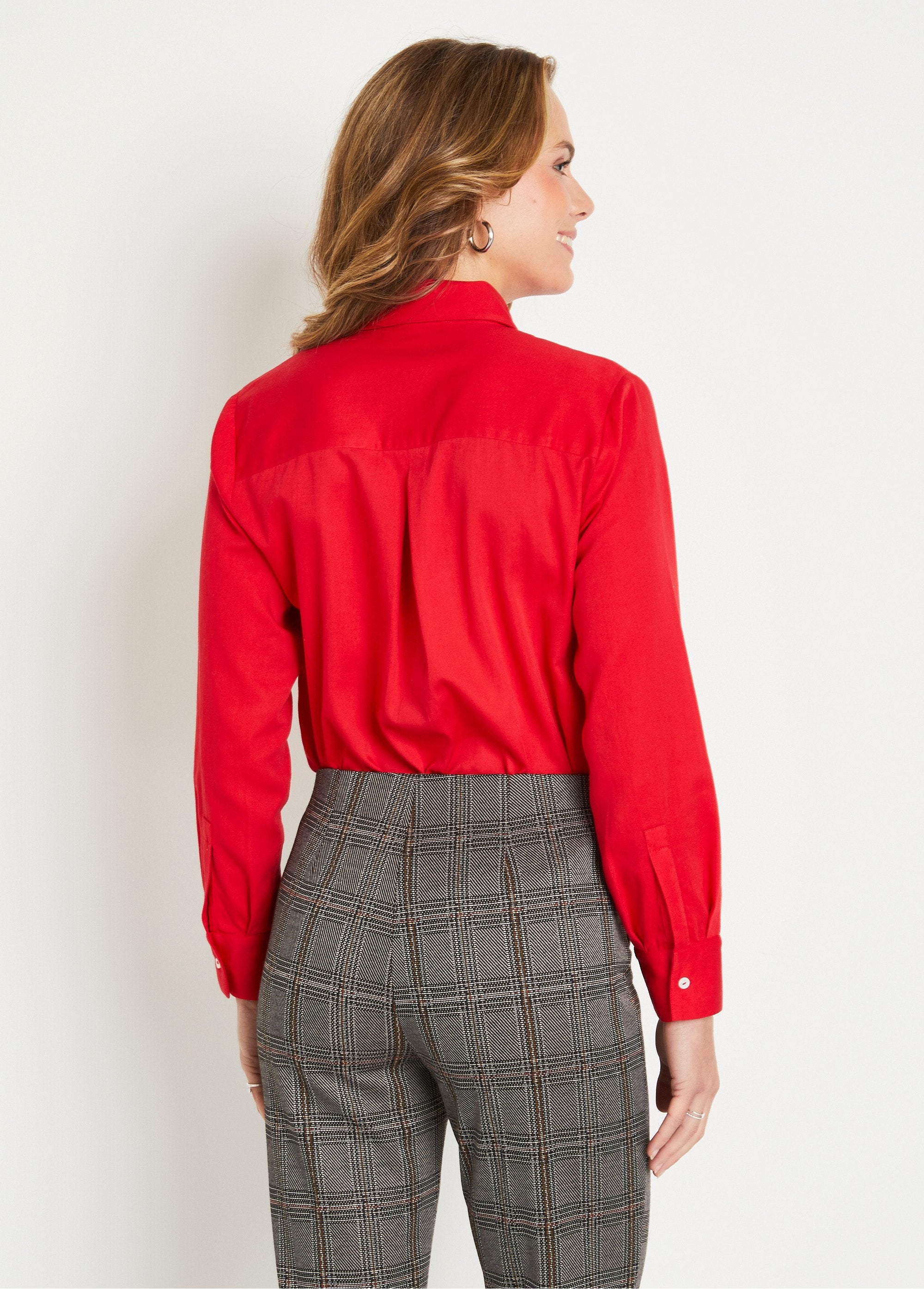 Blusa_recta_abotonada_de_algodón_liso_enjoyado_Rojo_DO1_slim