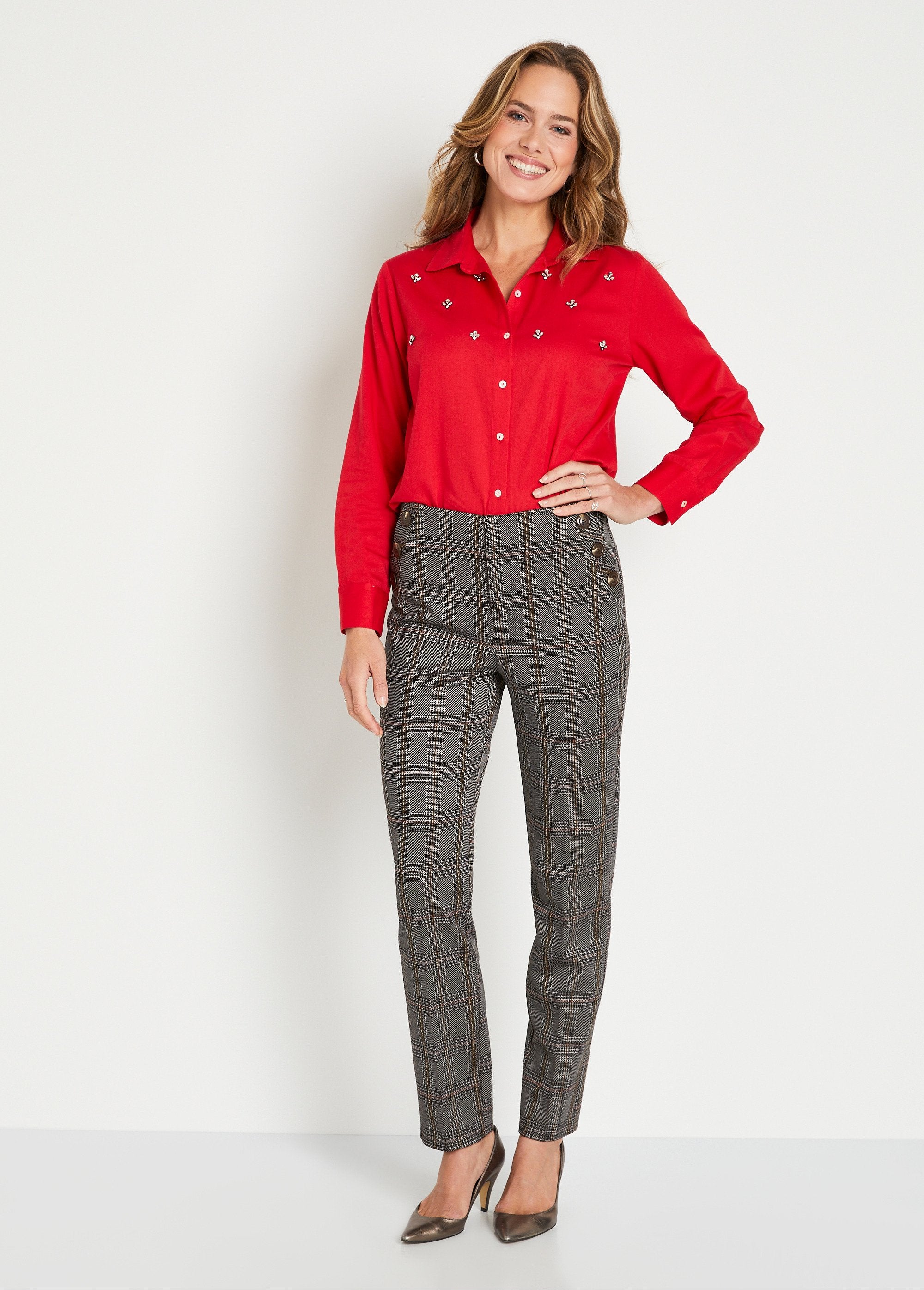 Blusa_recta_abotonada_de_algodón_liso_enjoyado_Rojo_SF1_slim