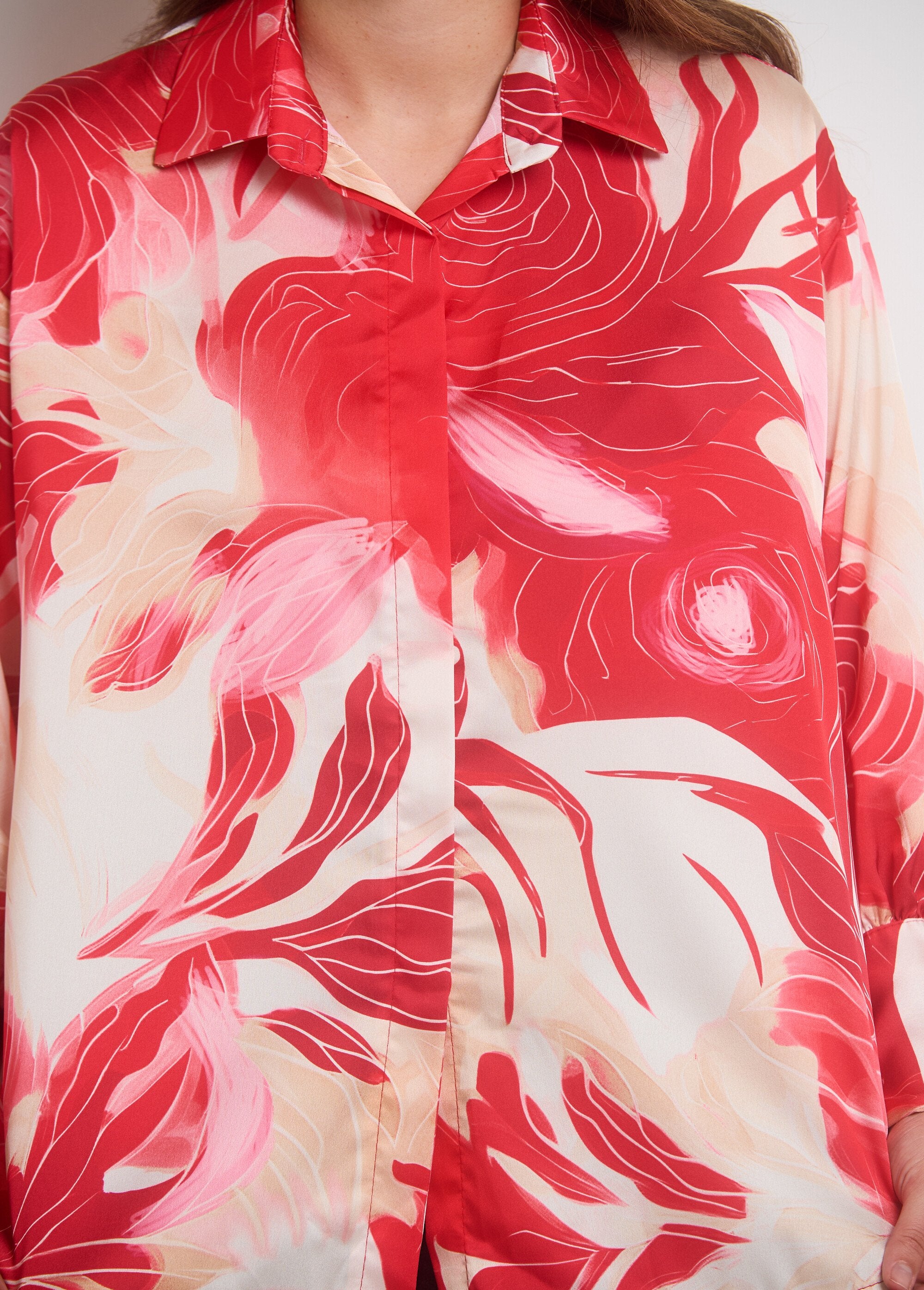 Blusa_de_satén_floral_de_manga_larga_rojo_y_rosa_DE3_slim