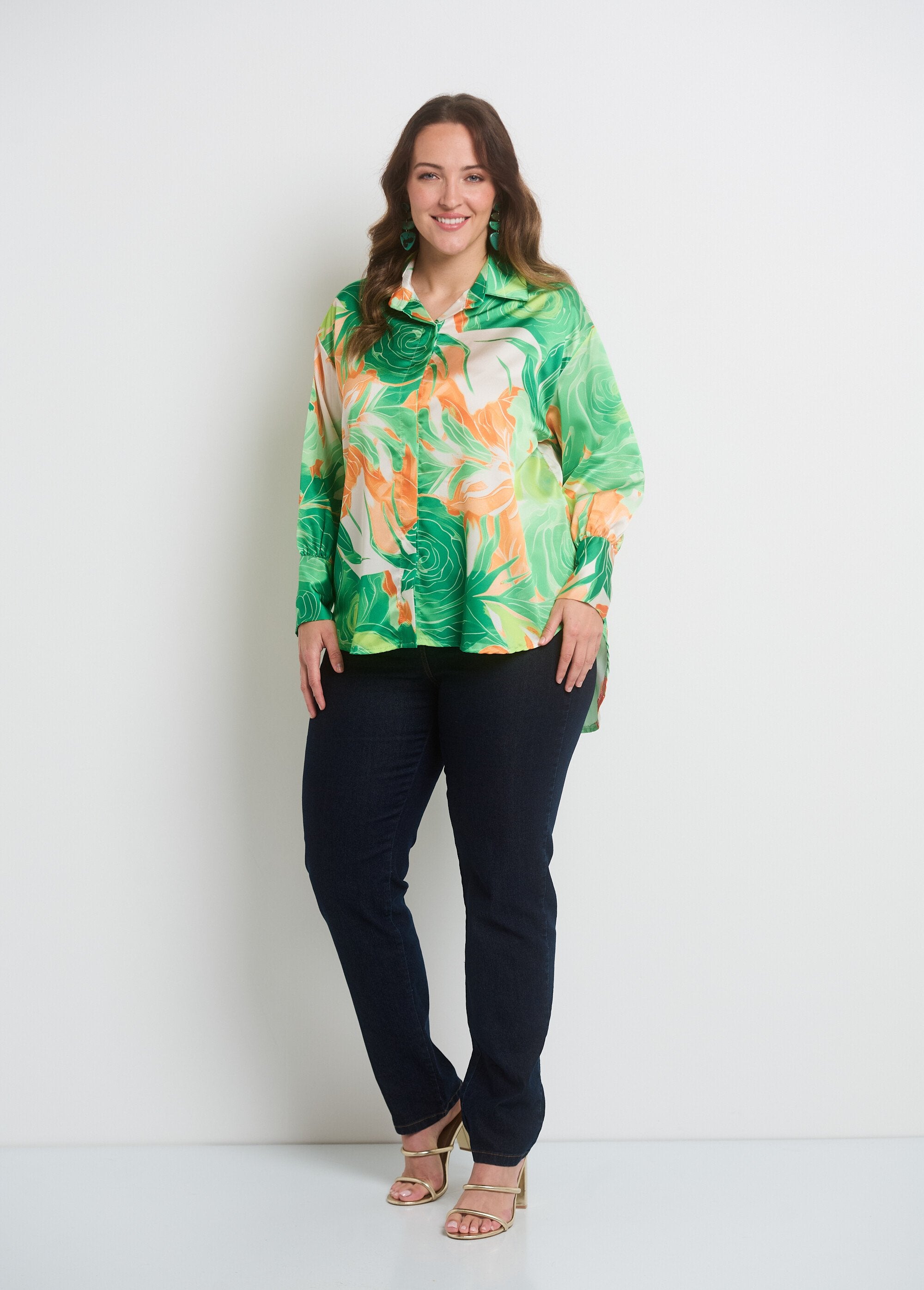 Blusa_de_satén_floral_de_manga_larga_Verde_y_naranja_SF1_curvy