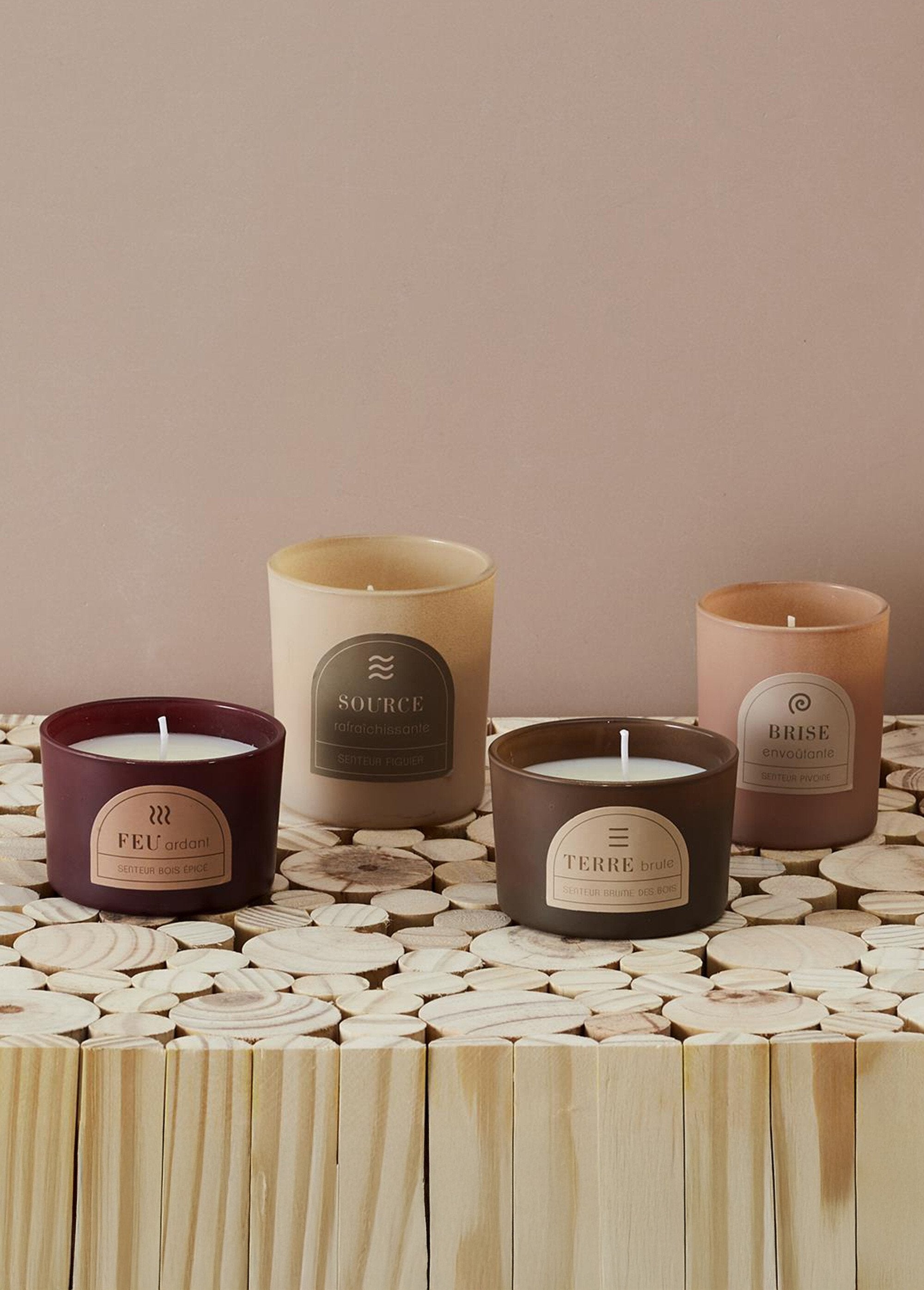 Set_de_regalo_de_4_velas_aromáticas_con_elementos_naturales_Rosa_SF1_slim