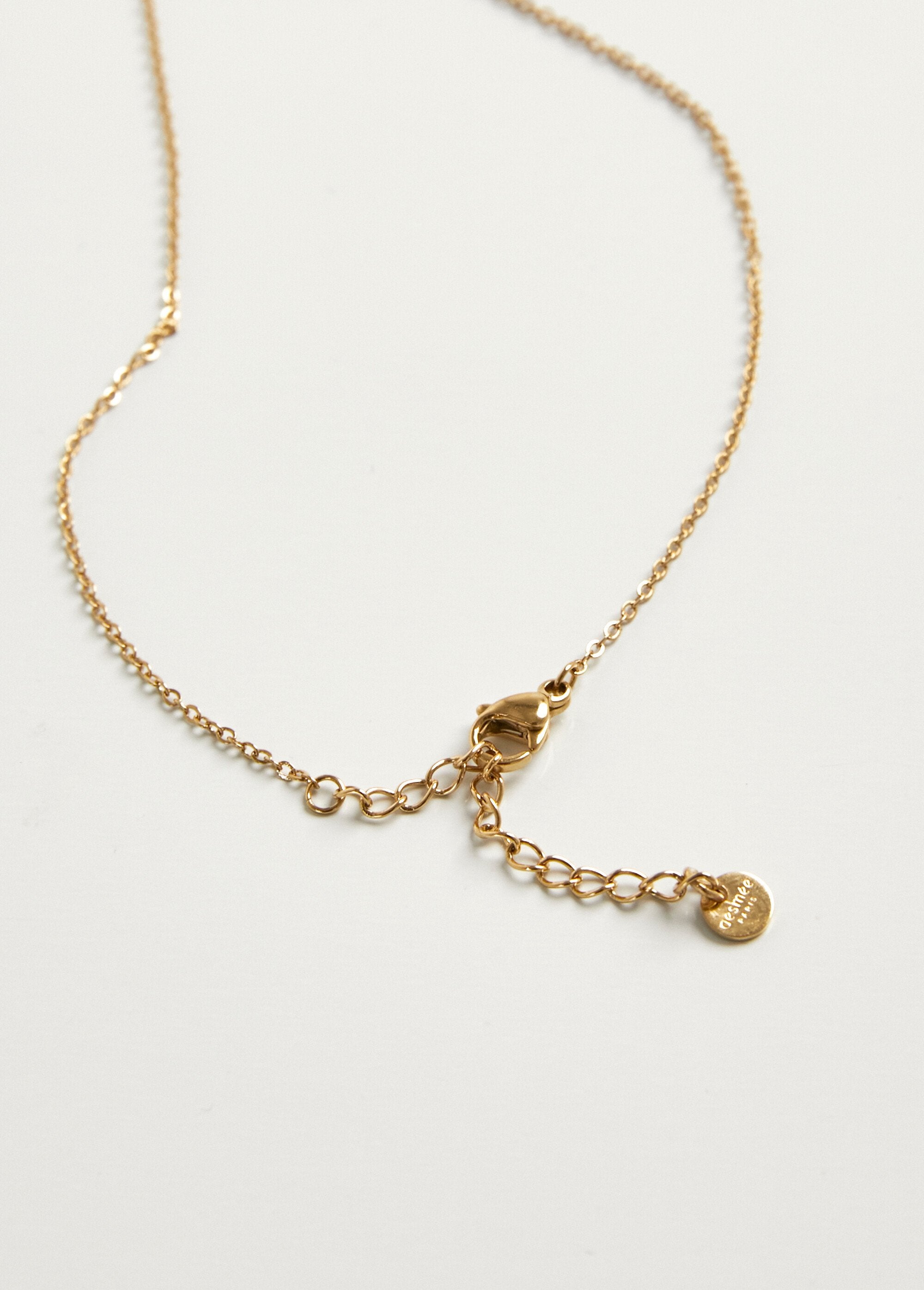 Collar_con_colgante_de_acero_retorcido_Dorado_DE3_slim