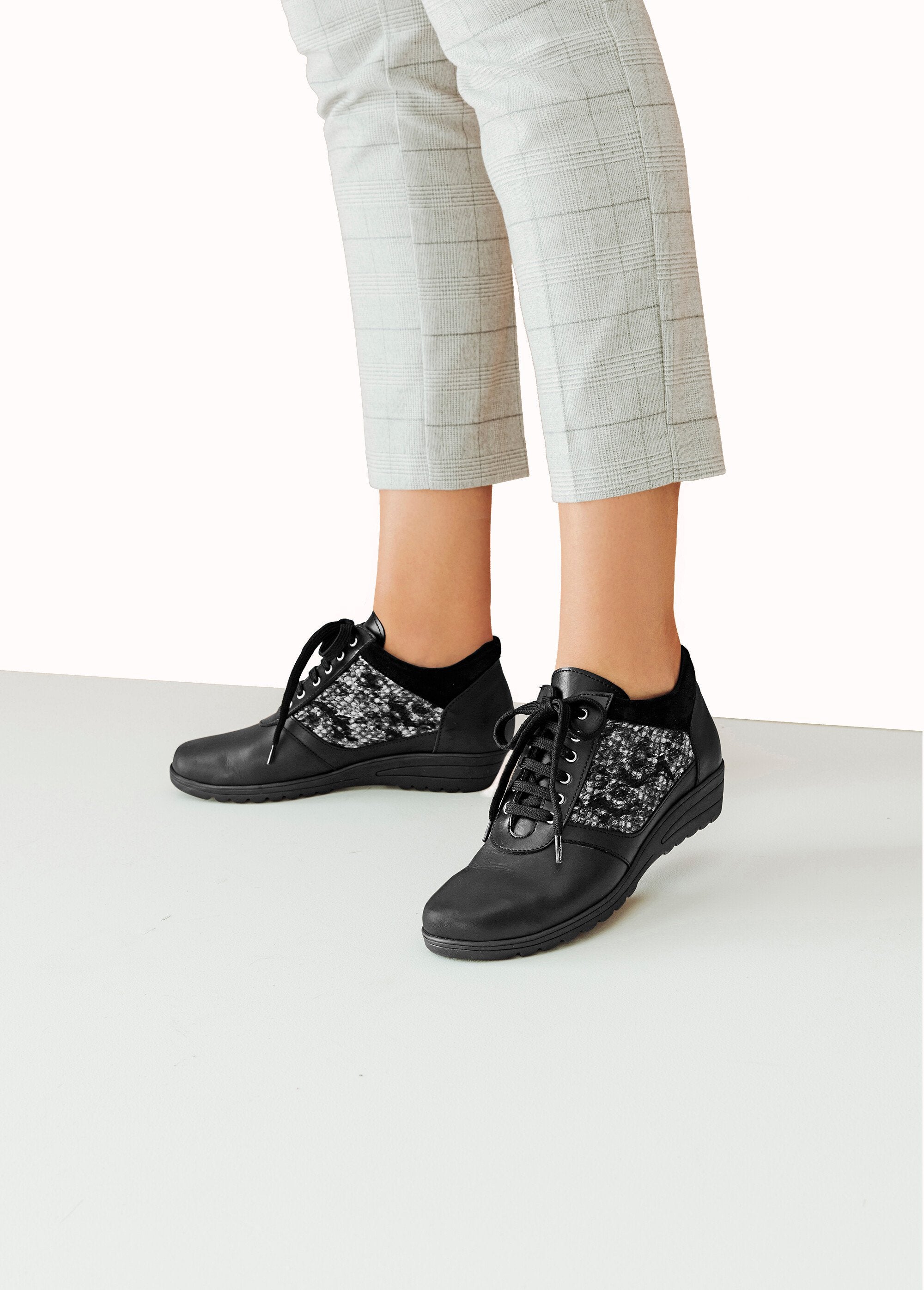 Derby_de_piel_de_reptil_de_fantasía_Negro_SF1_slim