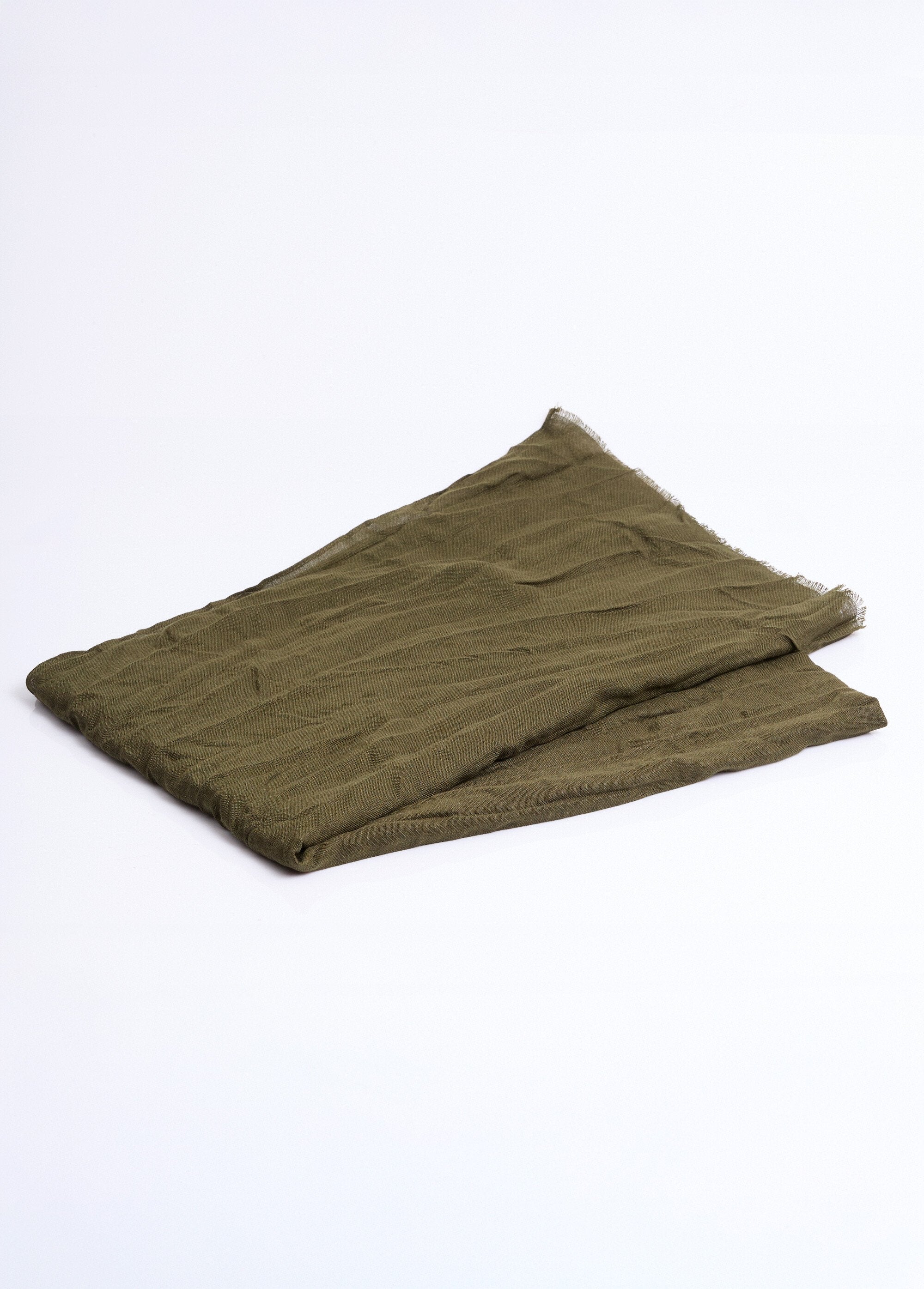 Pañuelo_tipo_kufiya_con_flecos_pequeños_Verde_DE2_slim