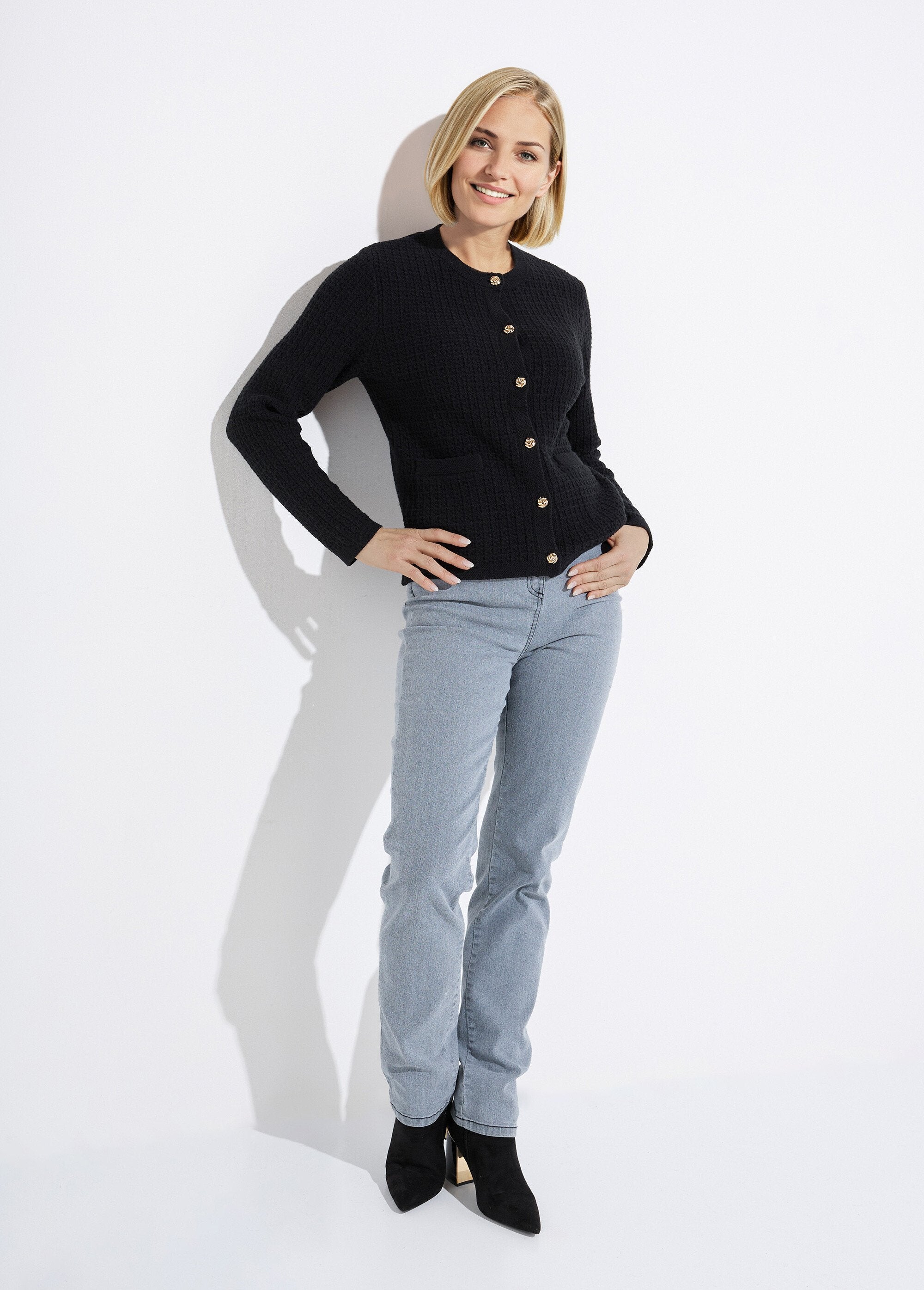 Chaqueta_chaleco_corta_abotonada_en_punto_efecto_tweed_Negro_SF1_slim