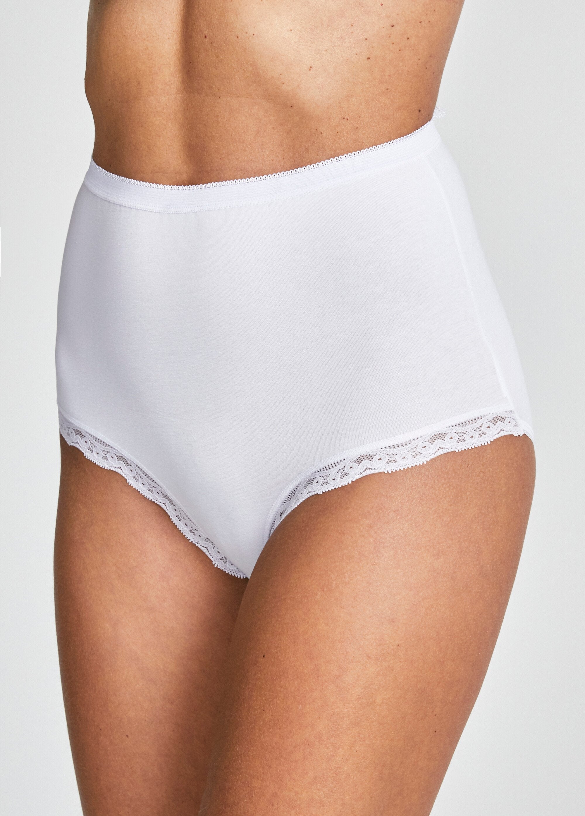 Braguita_de_cintura_alta_con_detalle_de_encaje_lote_blanco_2_FA1_slim