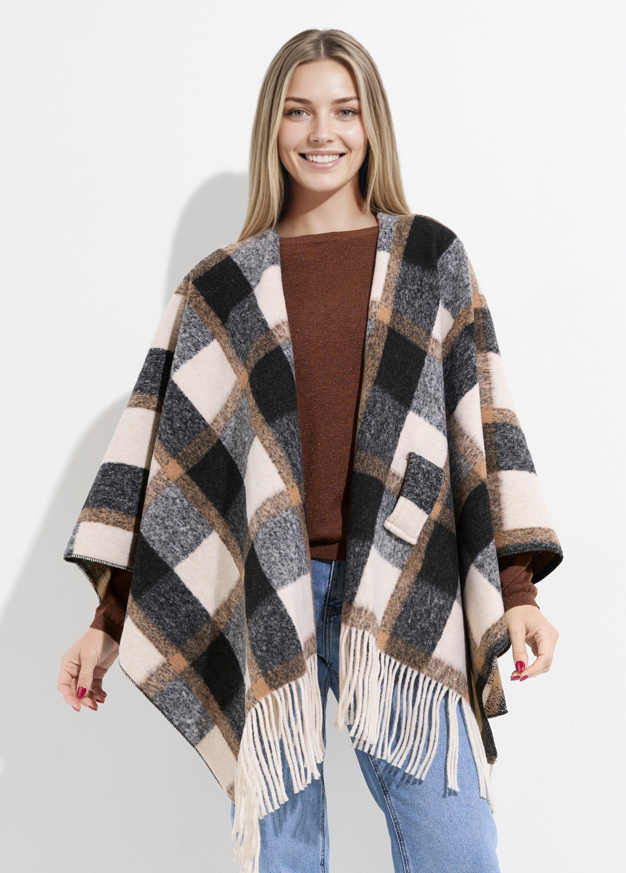 Abrigo_tipo_capa_a_cuadros_con_efecto_lana_Azulejos_negros_FA1_slim