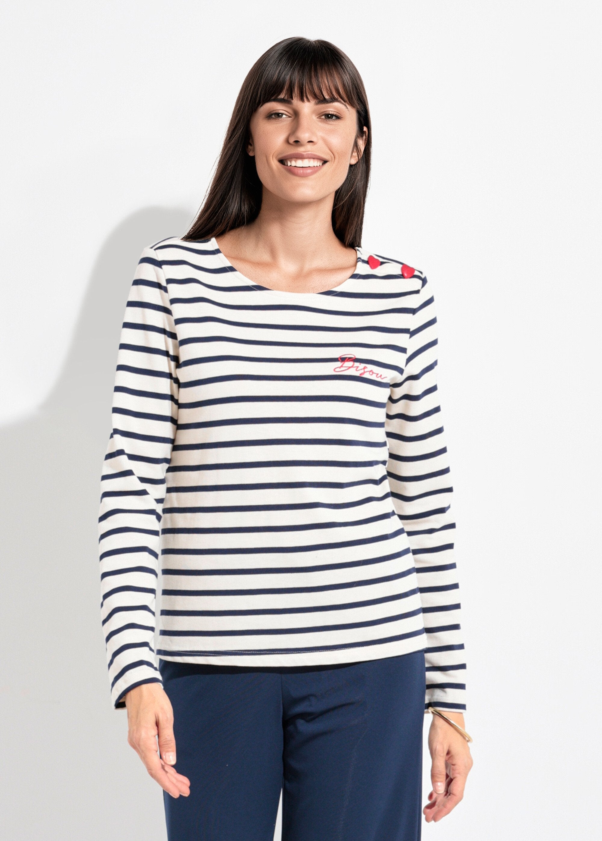 Camisa_de_marinero_con_botones_en_forma_de_corazón_en_los_hombros_Blanco_con_rayas_azul_marino_FA1_slim
