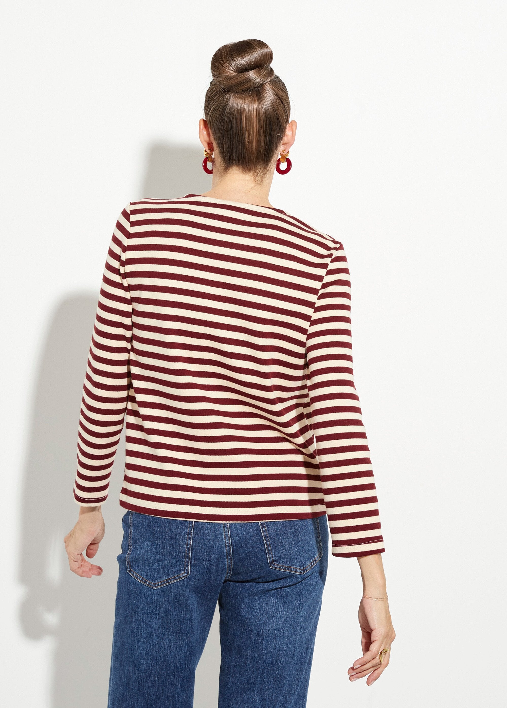 Camisa_marinera_con_cuello_redondo_abierto_y_bordado_de_corazón_Burdeos__DO1_slim