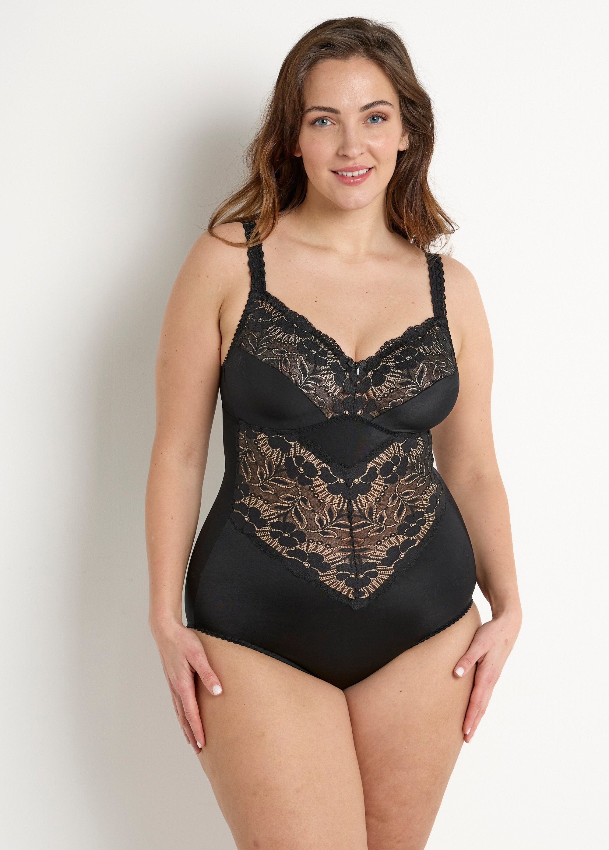 Body_sin_aros_con_encaje_incrustado_Negro_FA1_curvy
