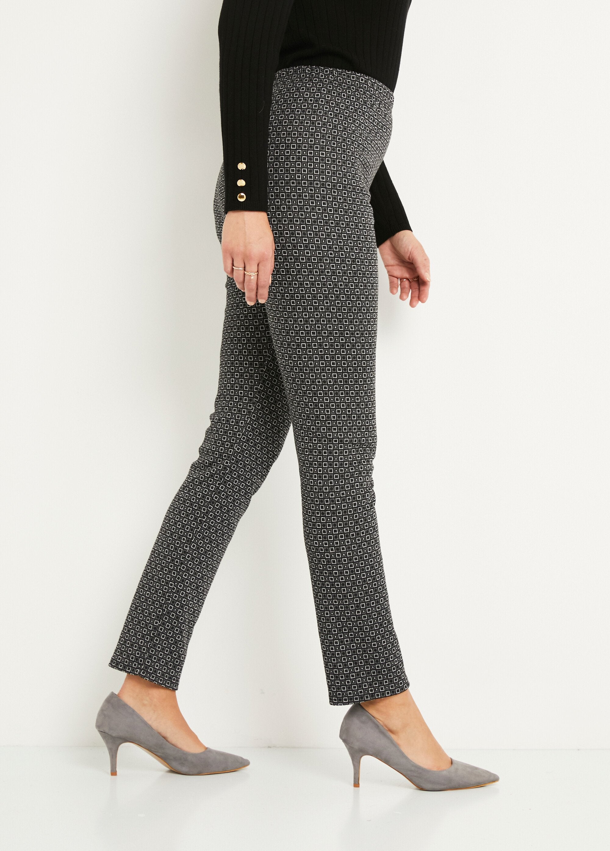 Pantalón_recto_cónico_con_cintura_elástica_en_jacquard_gris_y_negro_DR1_slim