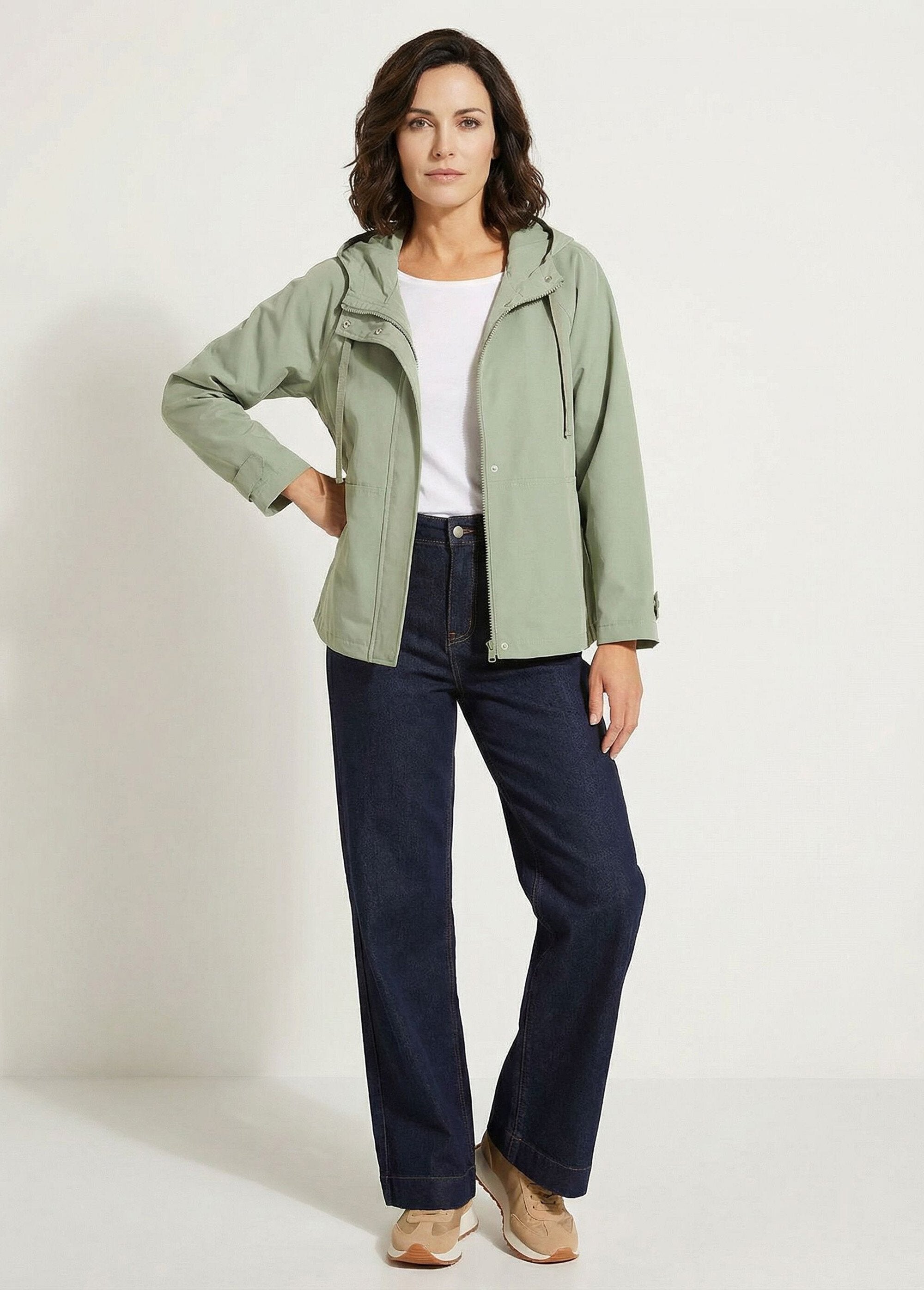 Parka_corta_ligera_e_impermeable_Caqui_SF1_slim