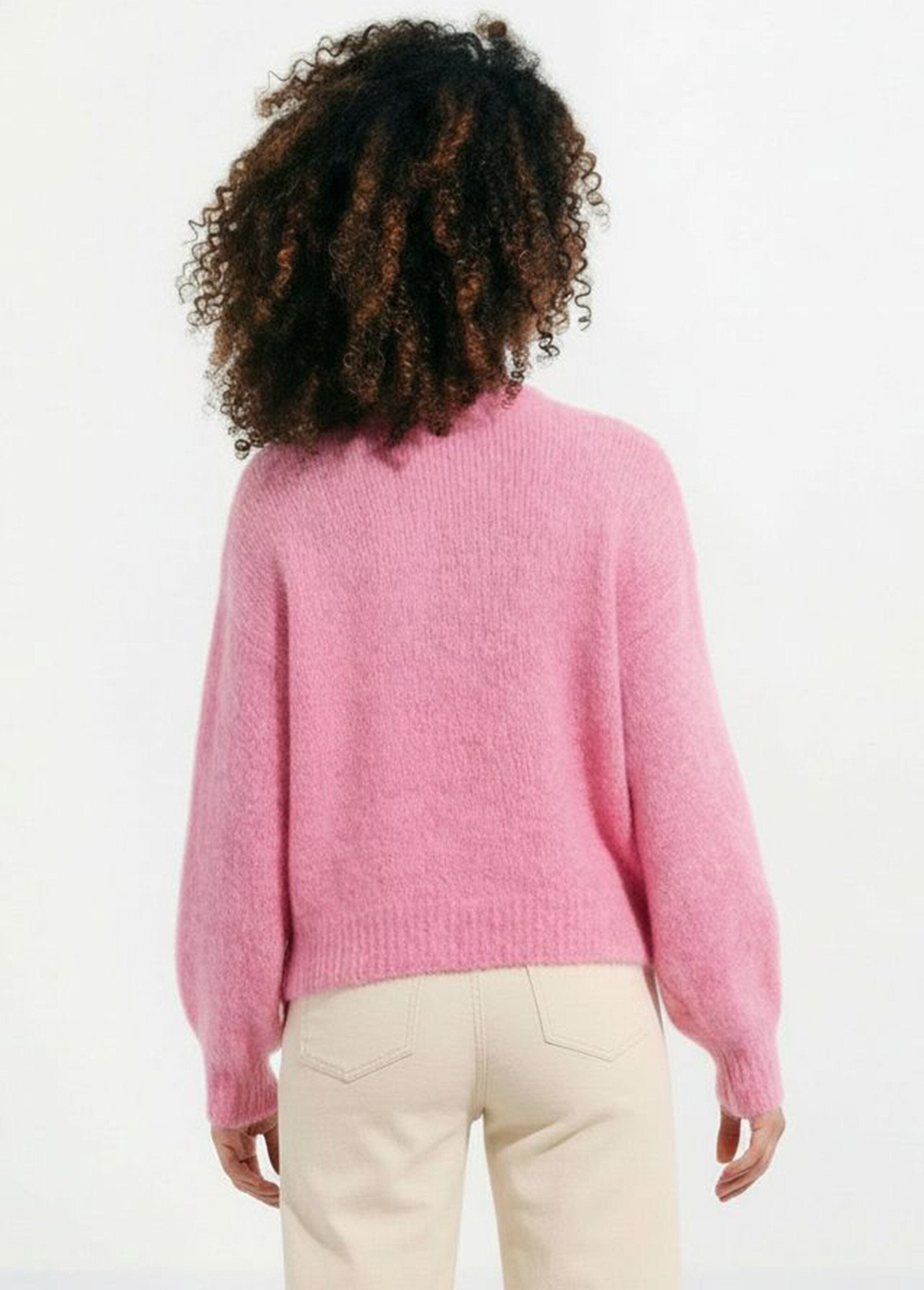 Pull_avec_laine_et_petits_boutons_métal_Rose_DO1_slim