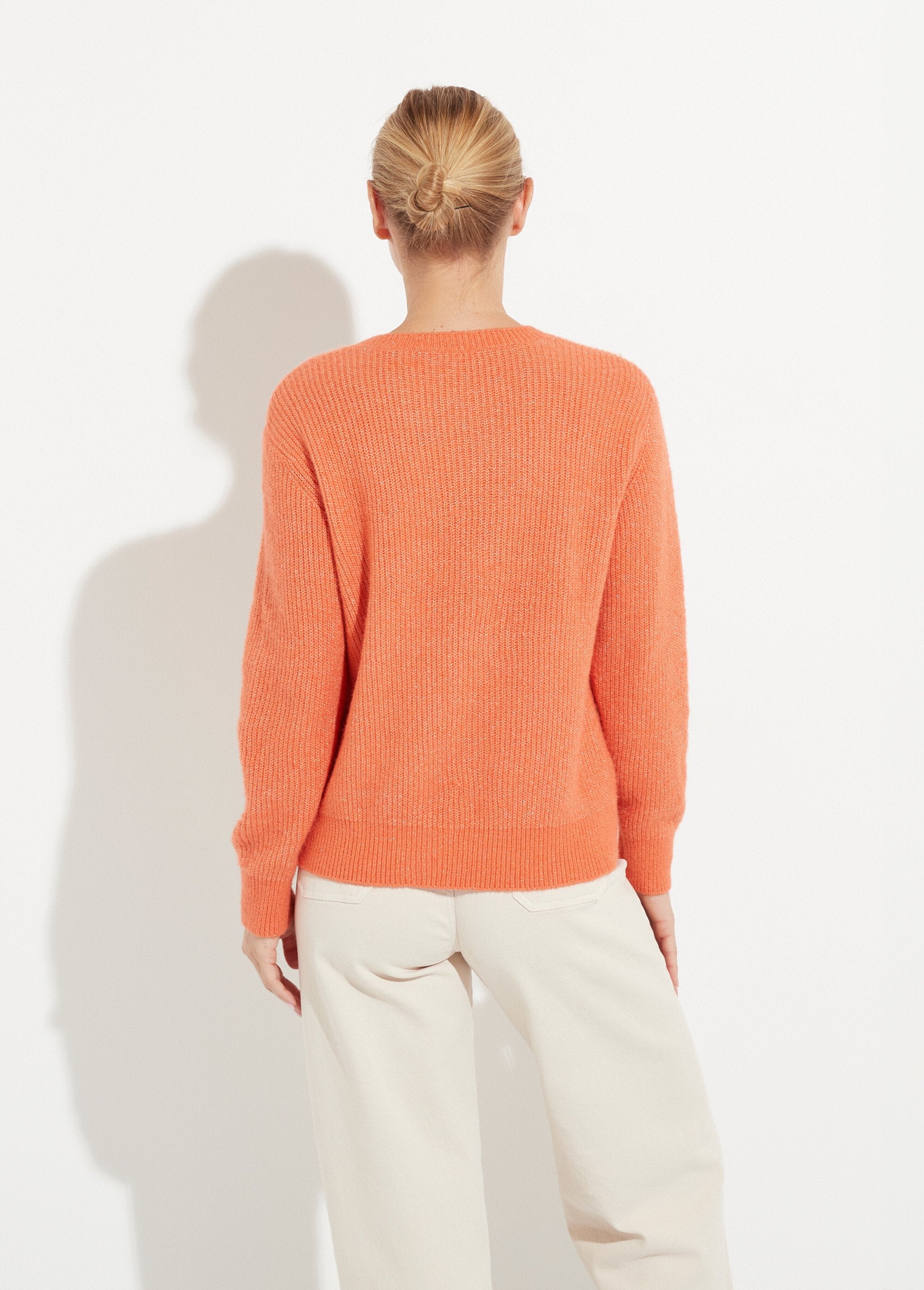 Suéter_de_punto_calado_elaborado_con_fibras_recicladas_con_lana_Picante_DO1_slim