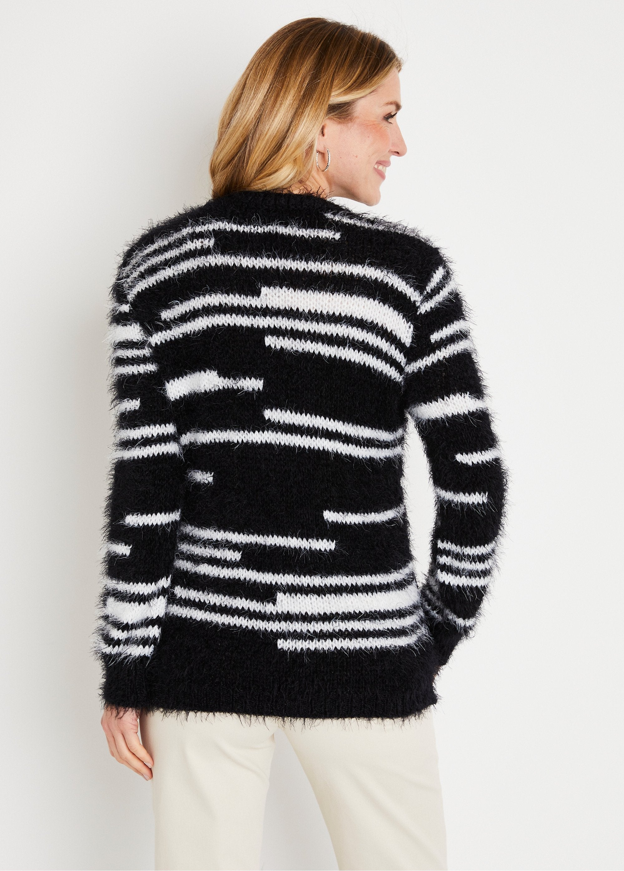 Jersey_de_punto_suave_efecto_pelo_Negro_y_crudo_DO1_slim