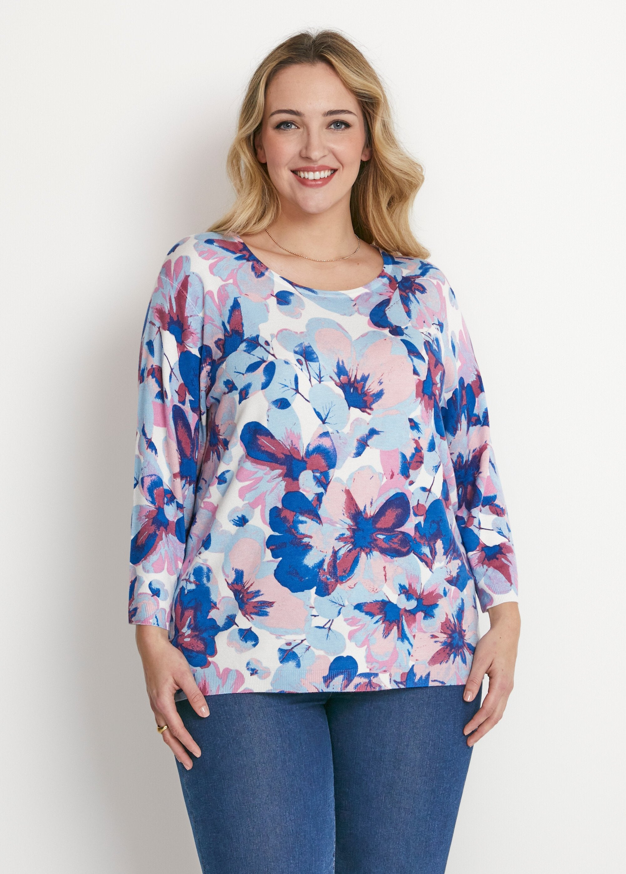 Jersey_de_manga_3/4_con_estampado_floral_azul_y_rosa_FA1_curvy