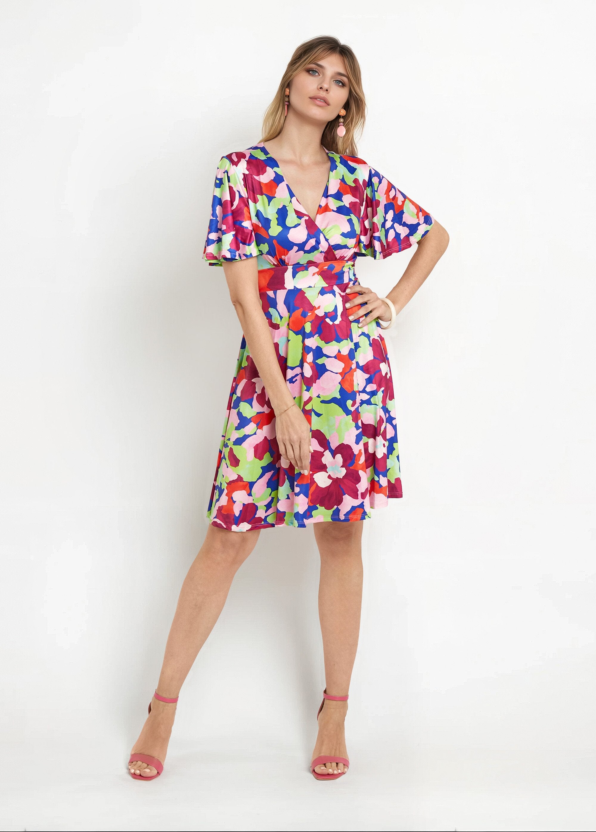 Vestido_cruzado_artístico_con_mangas_de_mariposa_Estampados_de_rosas_FA1_slim