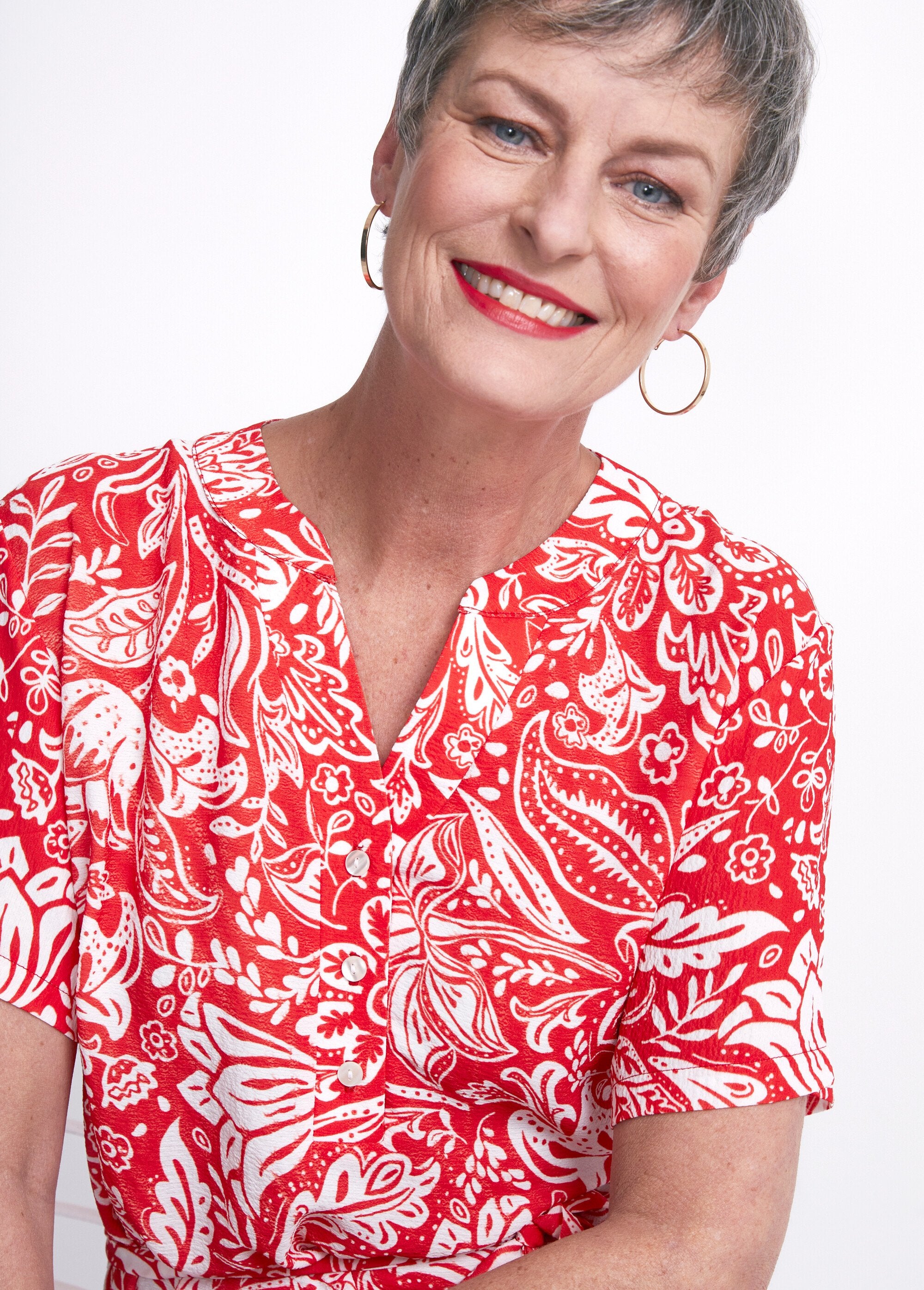 Vestido_corto_en_tejido_bicolor_gofrado_rojo_y_blanco_DE1_slim