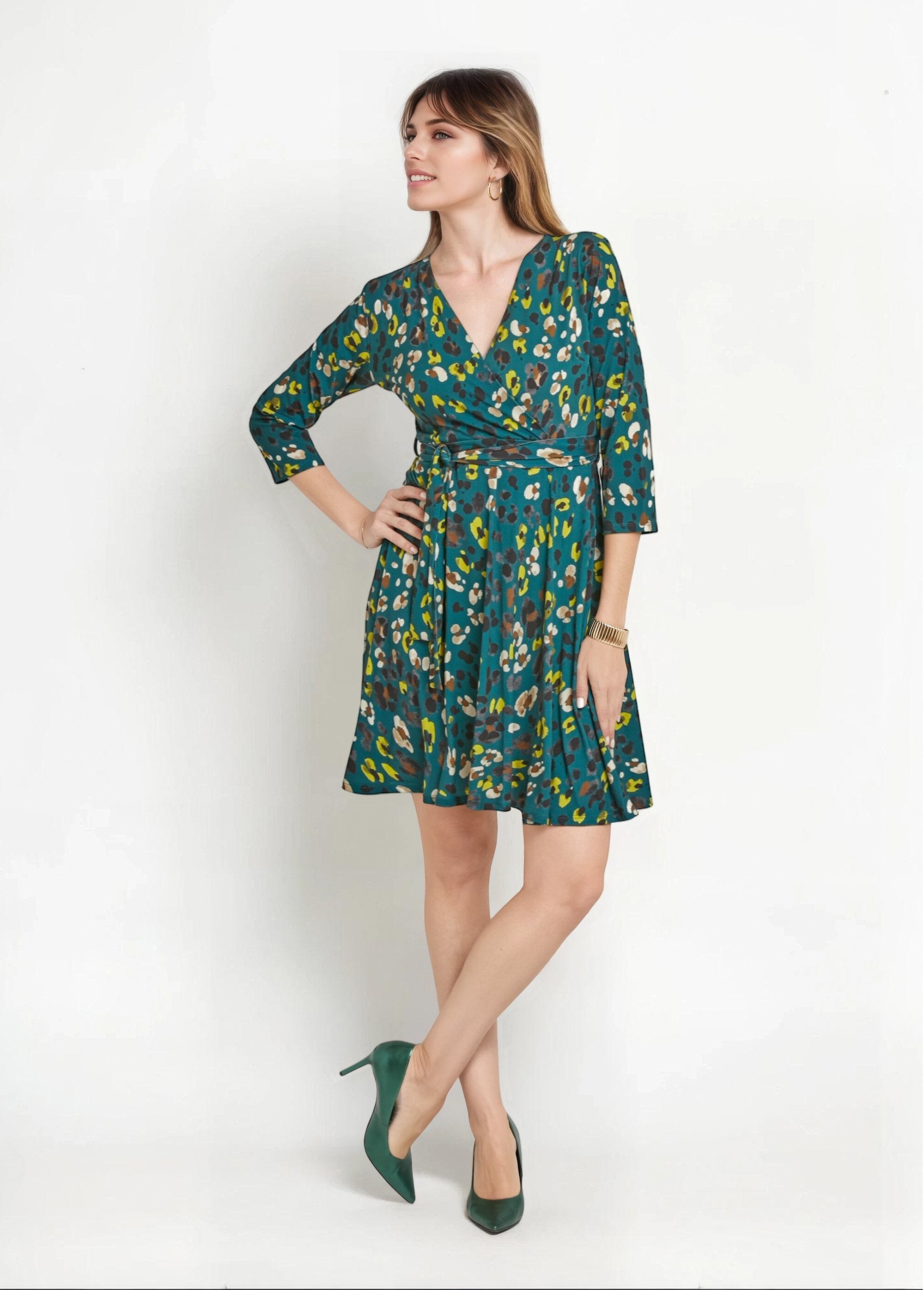 Vestido_cruzado_estampado_con_cintura_ceñida_Estampados_verdes_FA1_slim