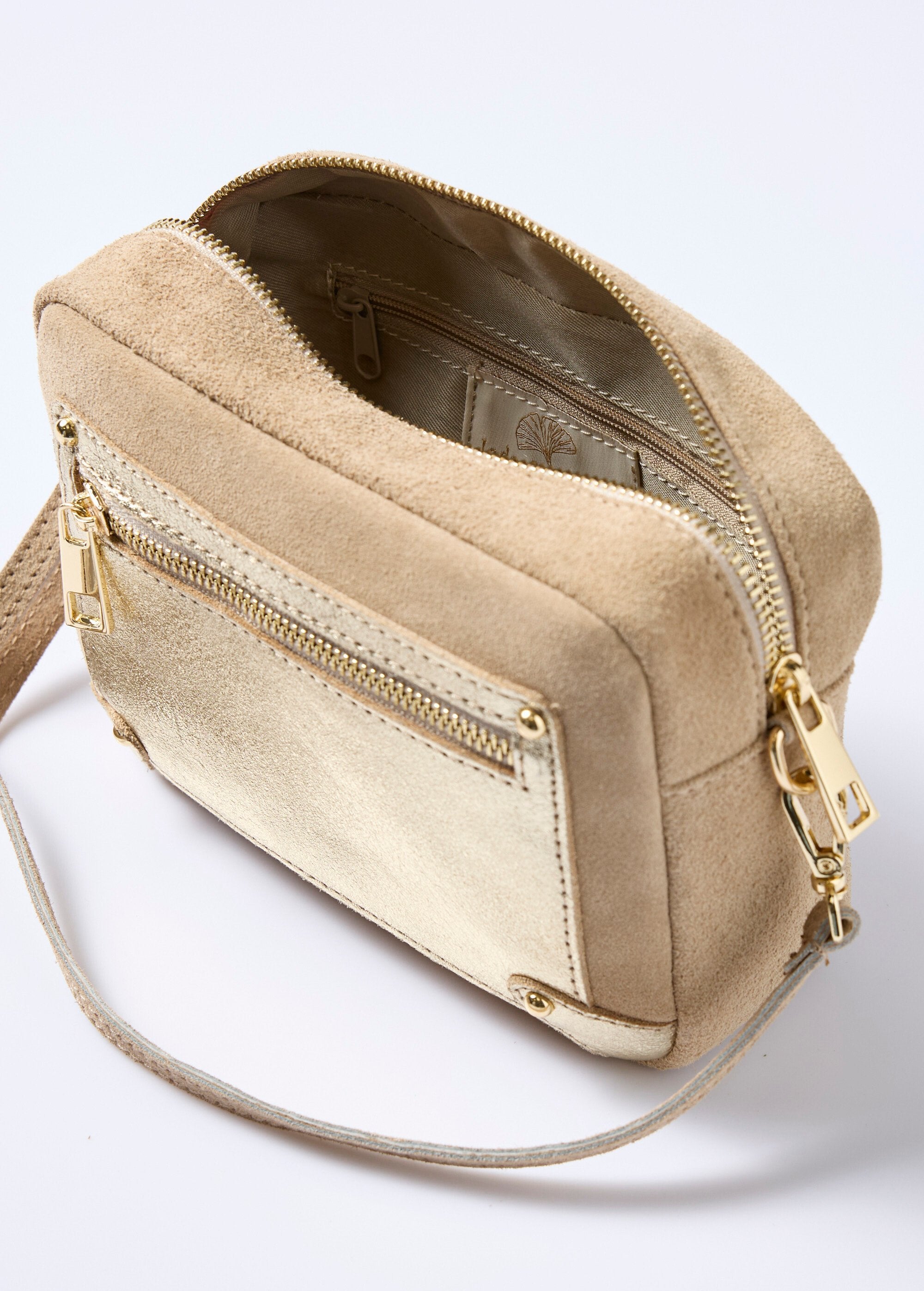 Bolso_rectangular_de_nobuk_y_piel_metalizada_Beige_y_dorado_DE1_slim