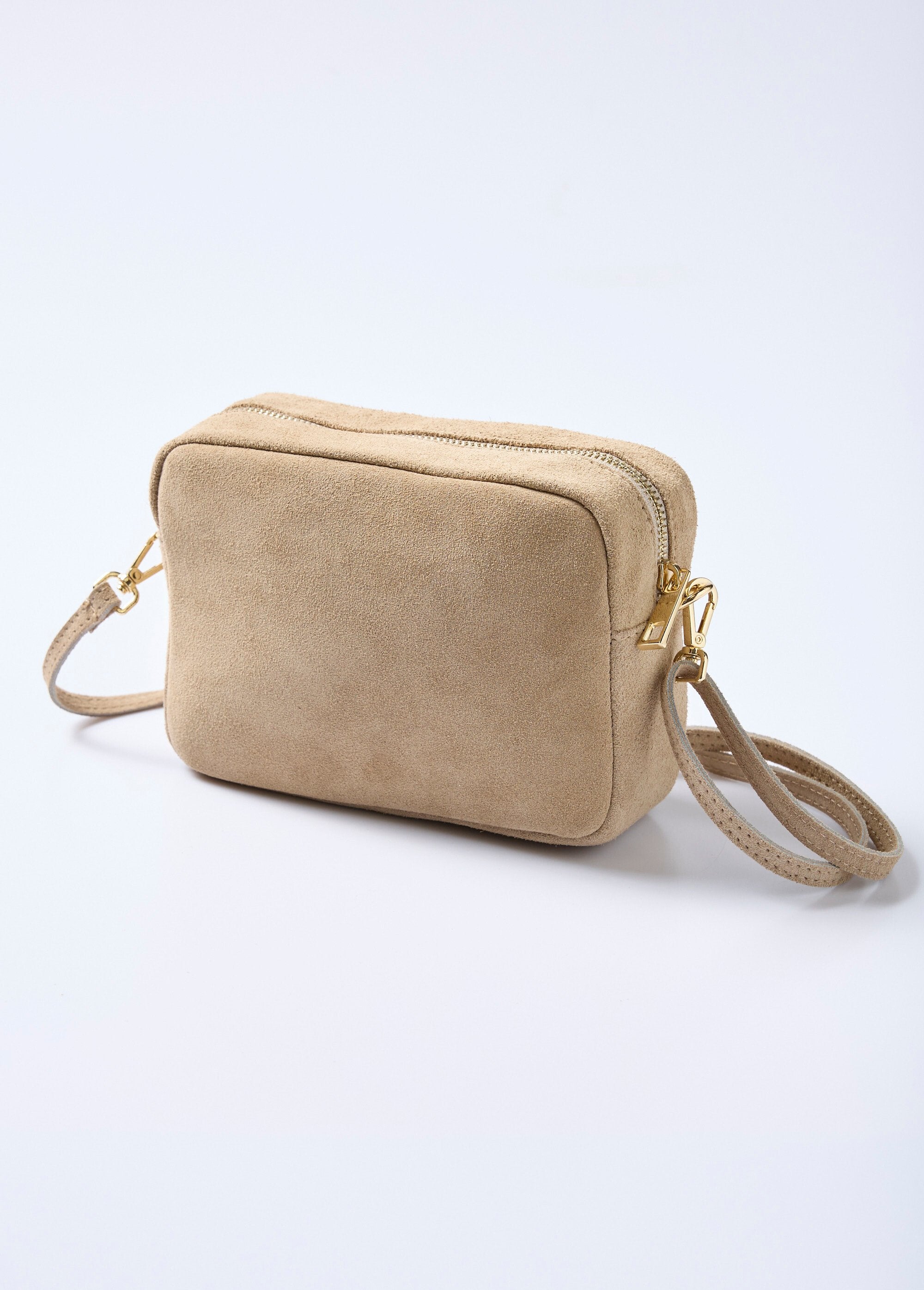 Bolso_rectangular_de_nobuk_y_piel_metalizada_Beige_y_dorado_DO1_slim