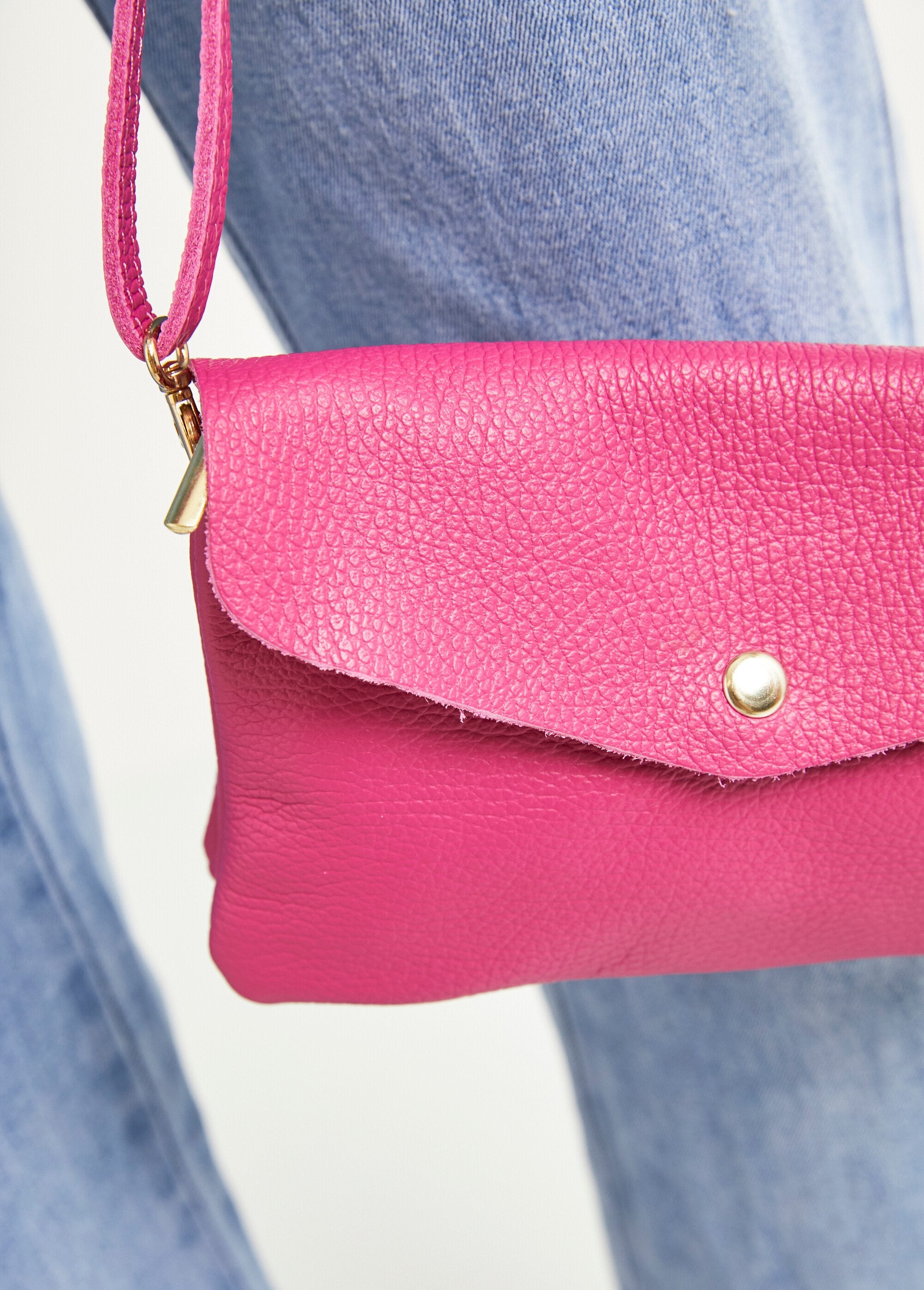 Bolso_de_piel_granulada_magenta_fucsia_DE1_slim