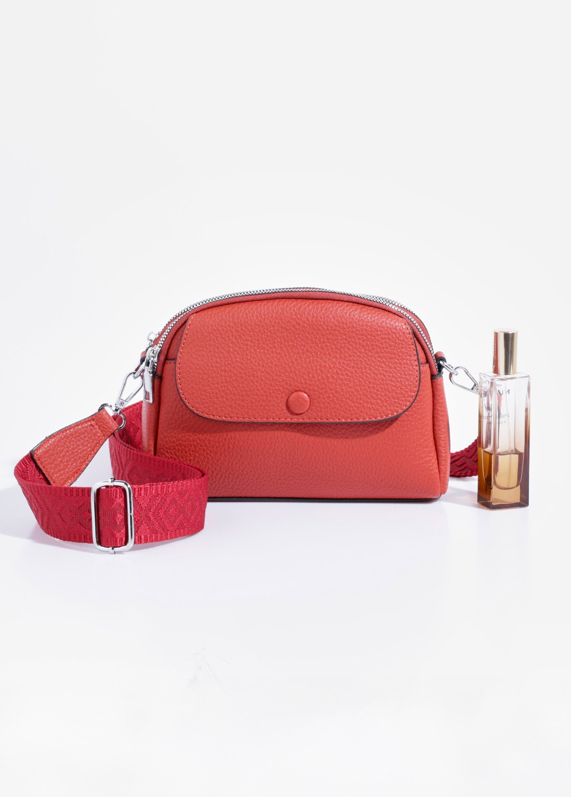 Bolso_de_piel_sintética_granulada_con_bandolera_Rojo_FA1_slim