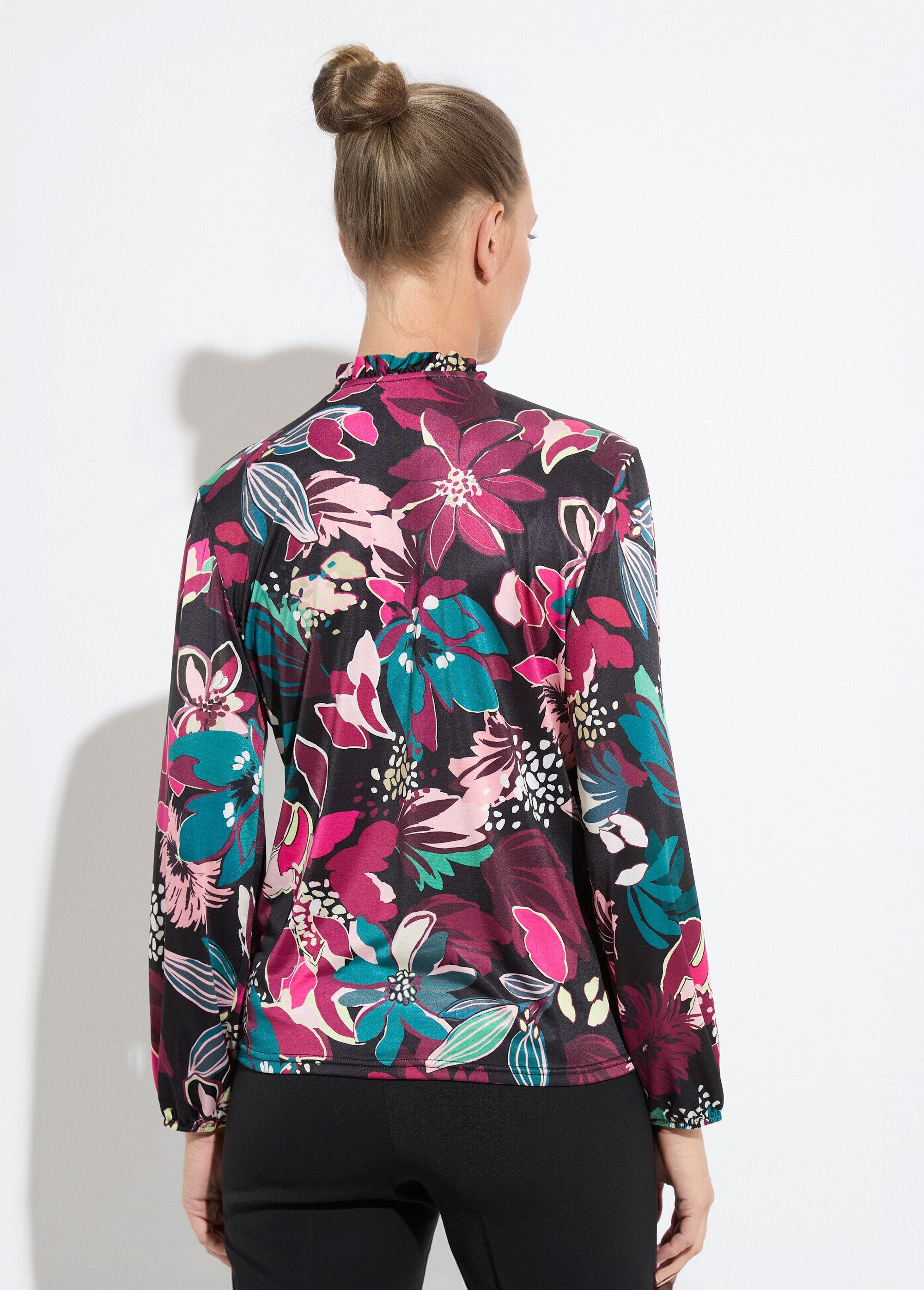 Camiseta_de_cuello_alto_con_estampado_de_flores_Estampado_fucsia_DO1_slim