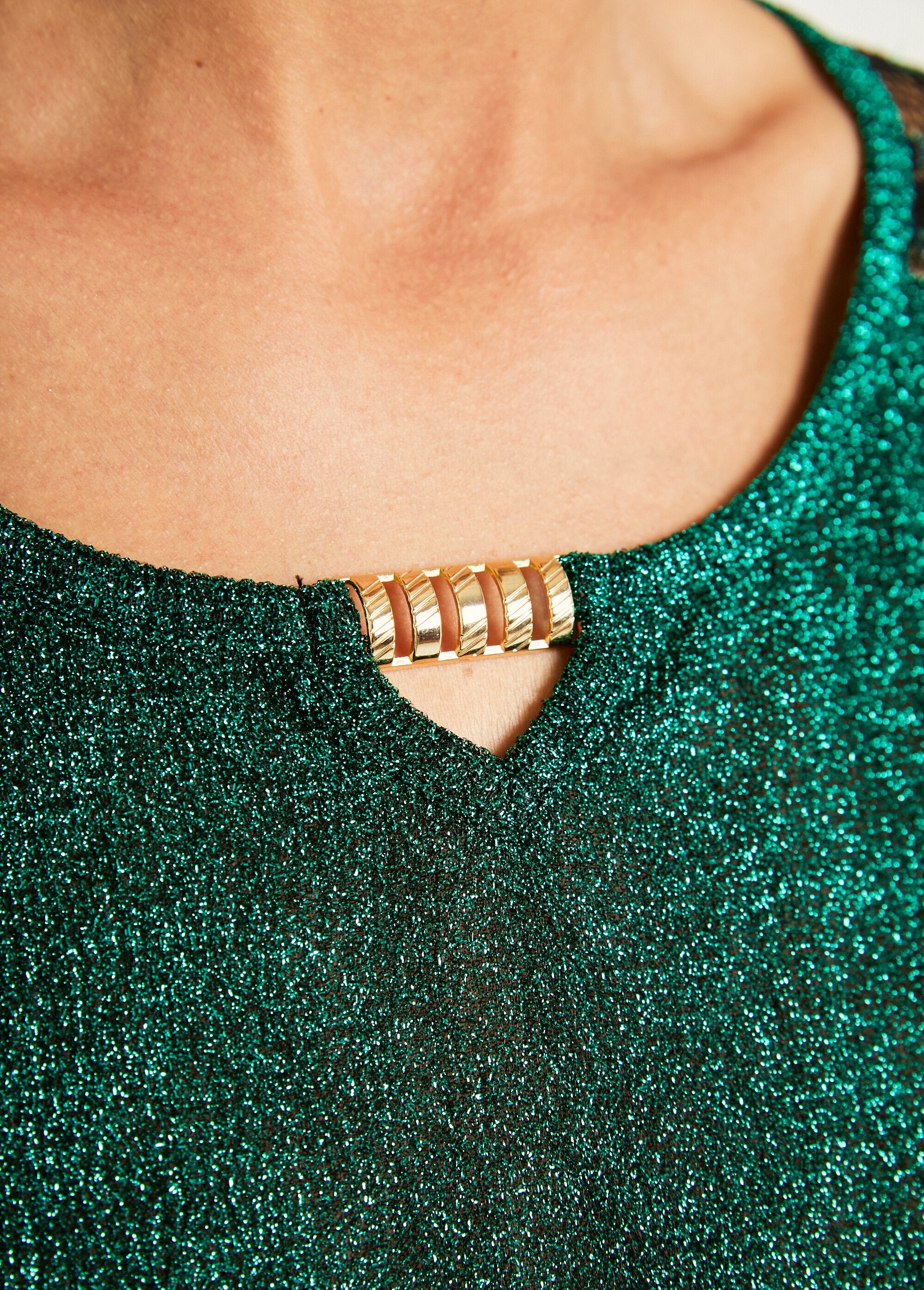 Camiseta_joya_de_encaje_liso_y_cuello_redondo_Verde_DE4_slim