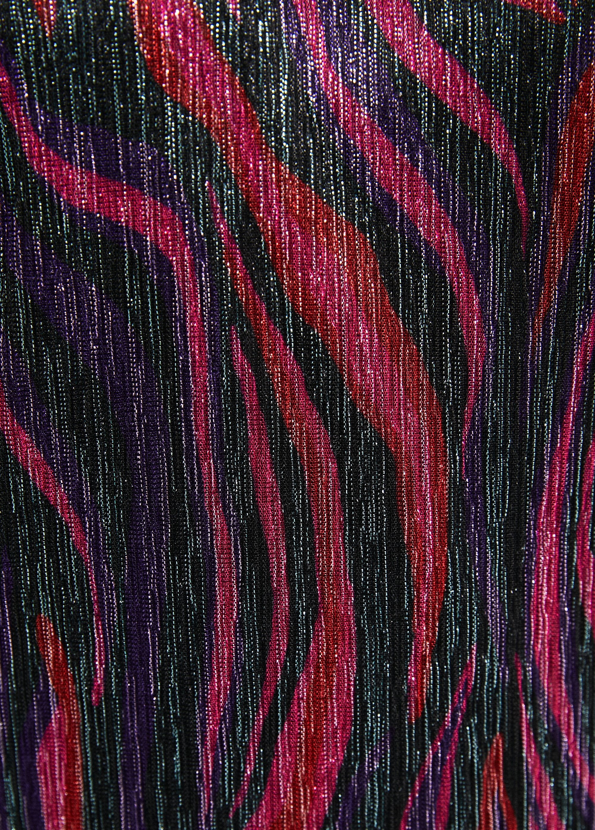 Camiseta_de_malla_plisada_con_estampado_gráfico_Negro_y_rosa_DE4_slim