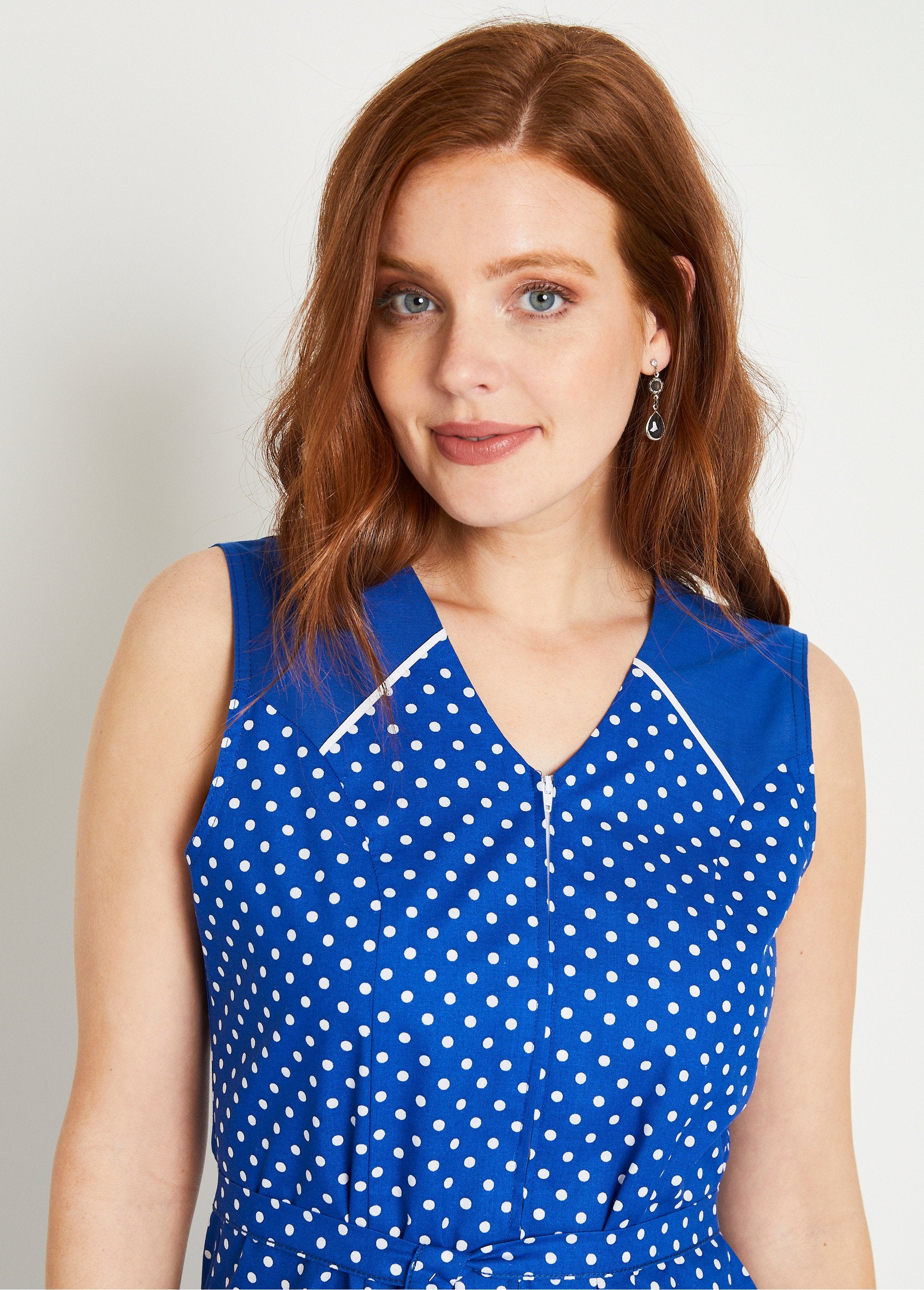 Delantal_sin_mangas_y_con_cremallera_de_cuadros_vichy_Azul_DE1_slim