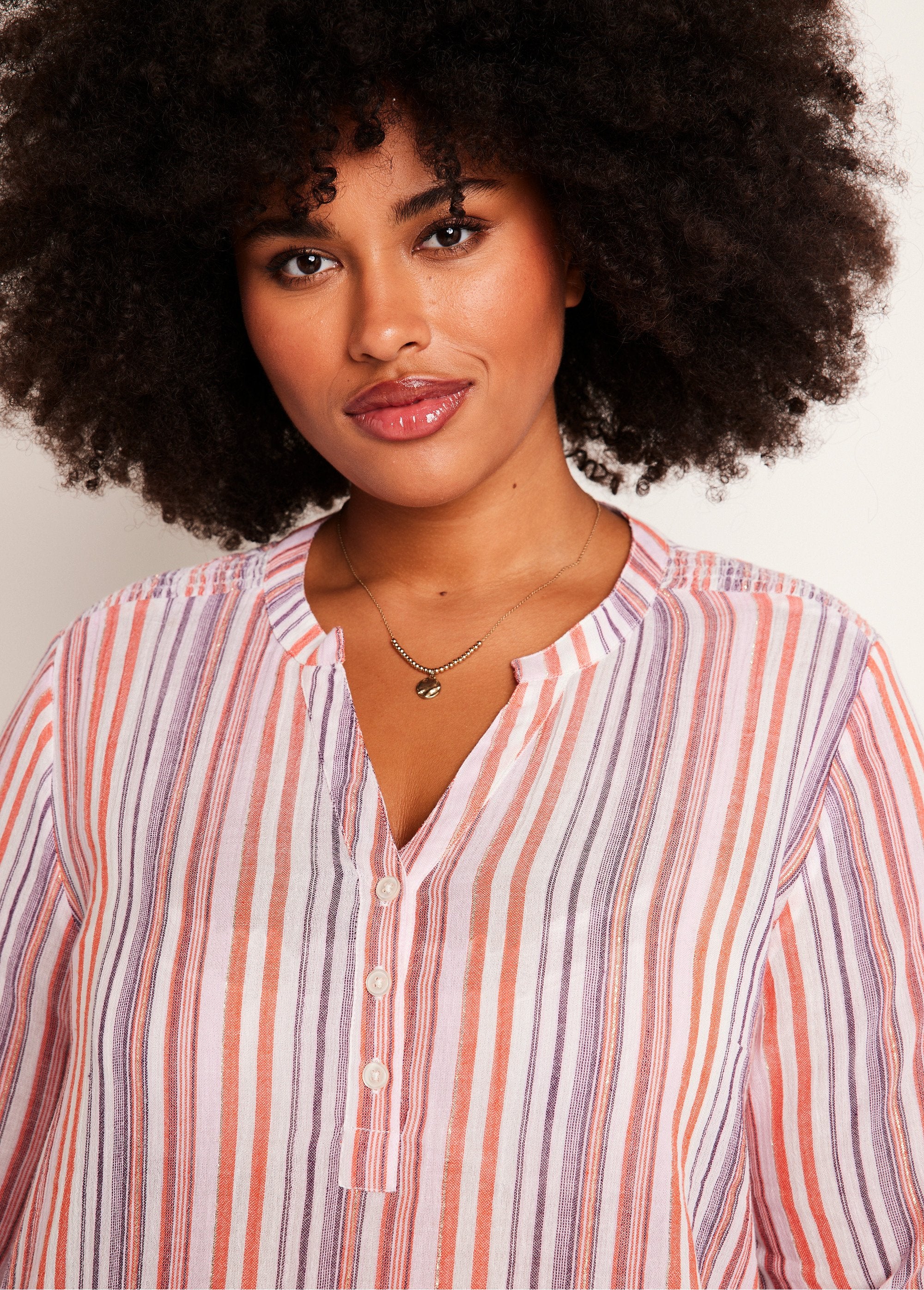 Túnica_larga_recta_rayas_brillantes_Rosa_DE1_curvy