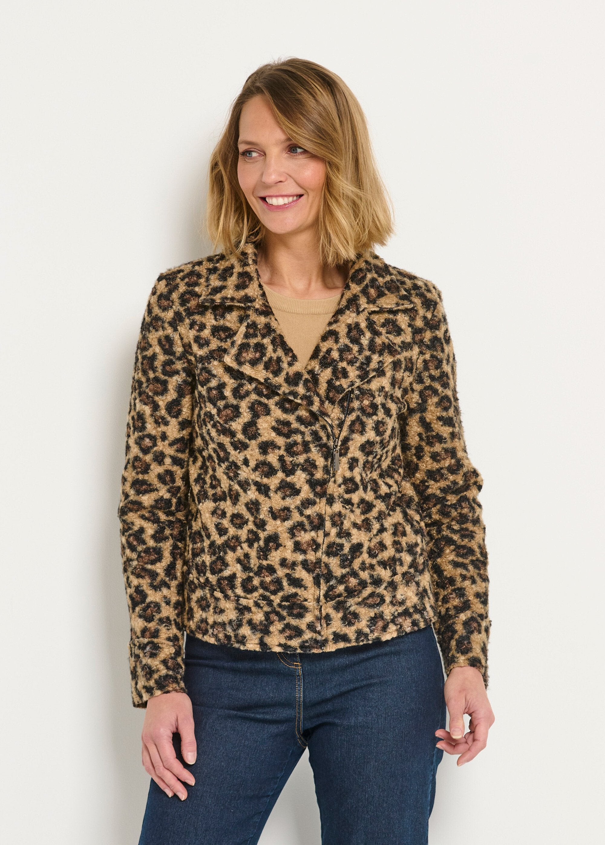 Chaqueta_de_motociclista_con_efecto_leopardo_Leopardo_FA1_slim