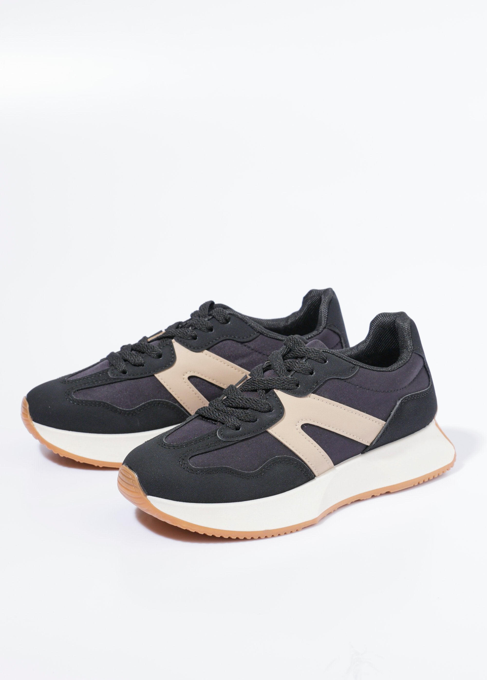 Zapatillas_deportivas_con_cuña_para_correr_Negro_DE1_slim