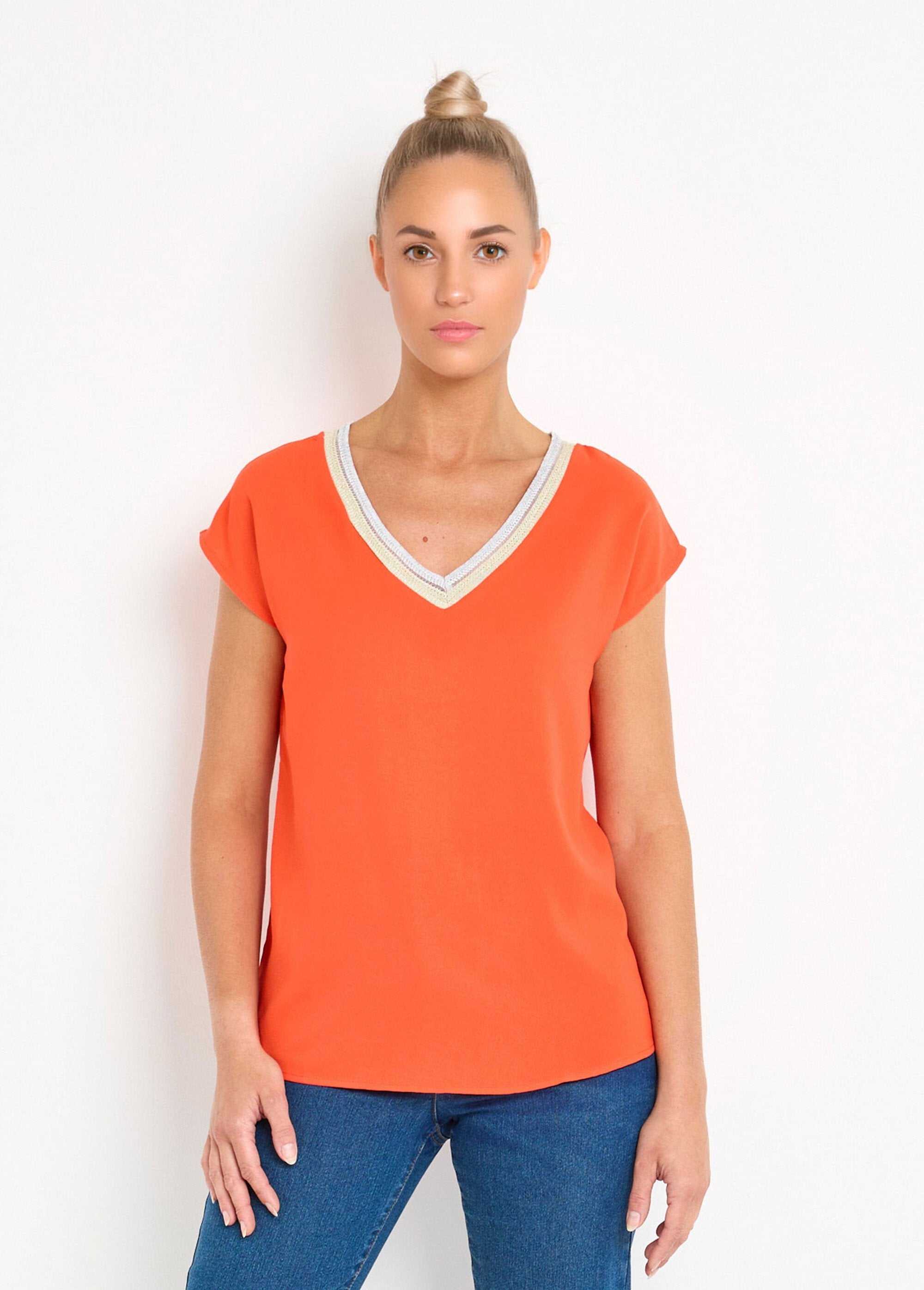 Blusa_fluida_sin_mangas_con_escote_en_pico_y_trenza_Amapola_FA1_slim