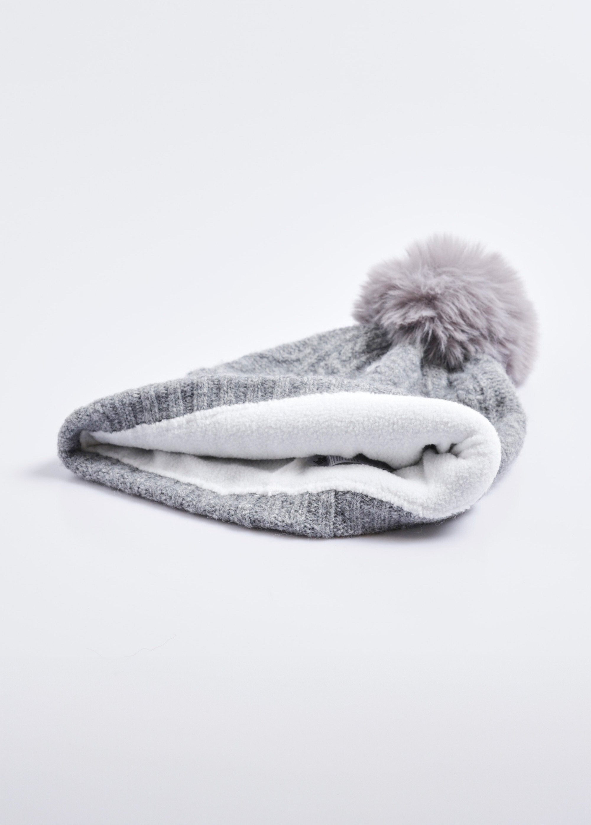 Bonnet_à_côtes_et_pompon,_en_laine_Gris_clair_DE1_slim