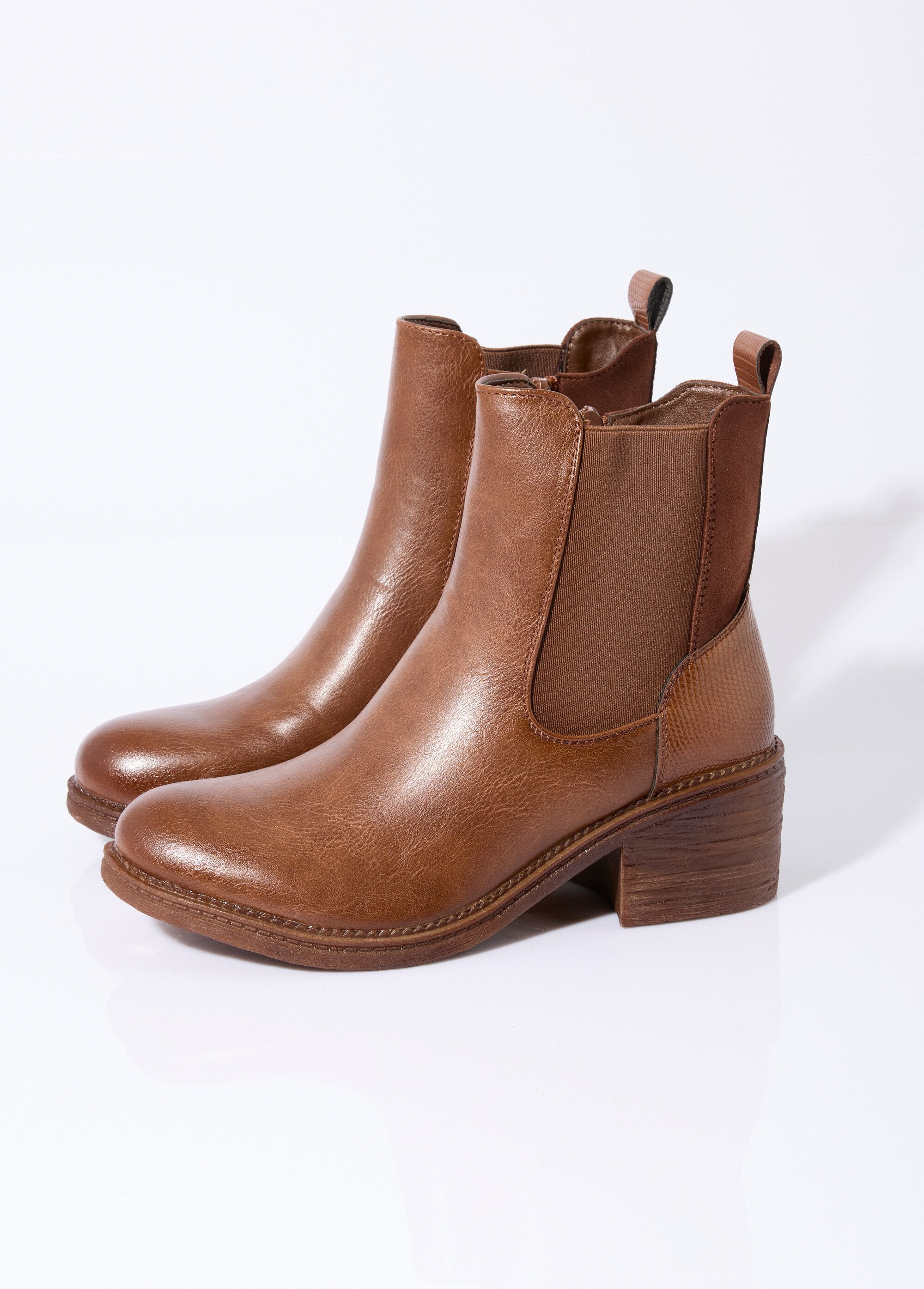 Botas_Chelsea_de_tacón_y_punta_redonda_Castaño_DE1_slim