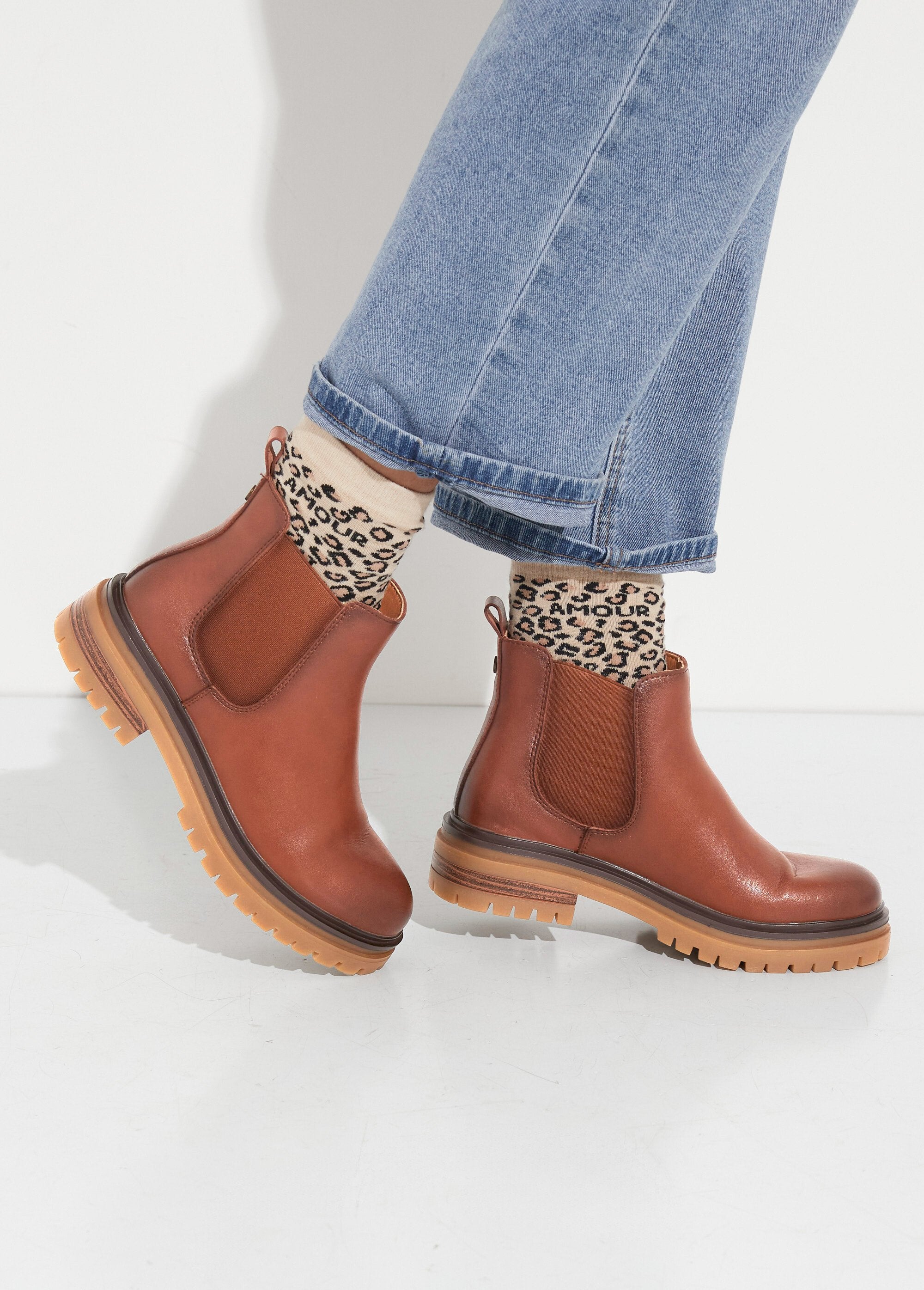 Botas_Chelsea_de_piel_con_suela_gruesa_camello_SF1_slim